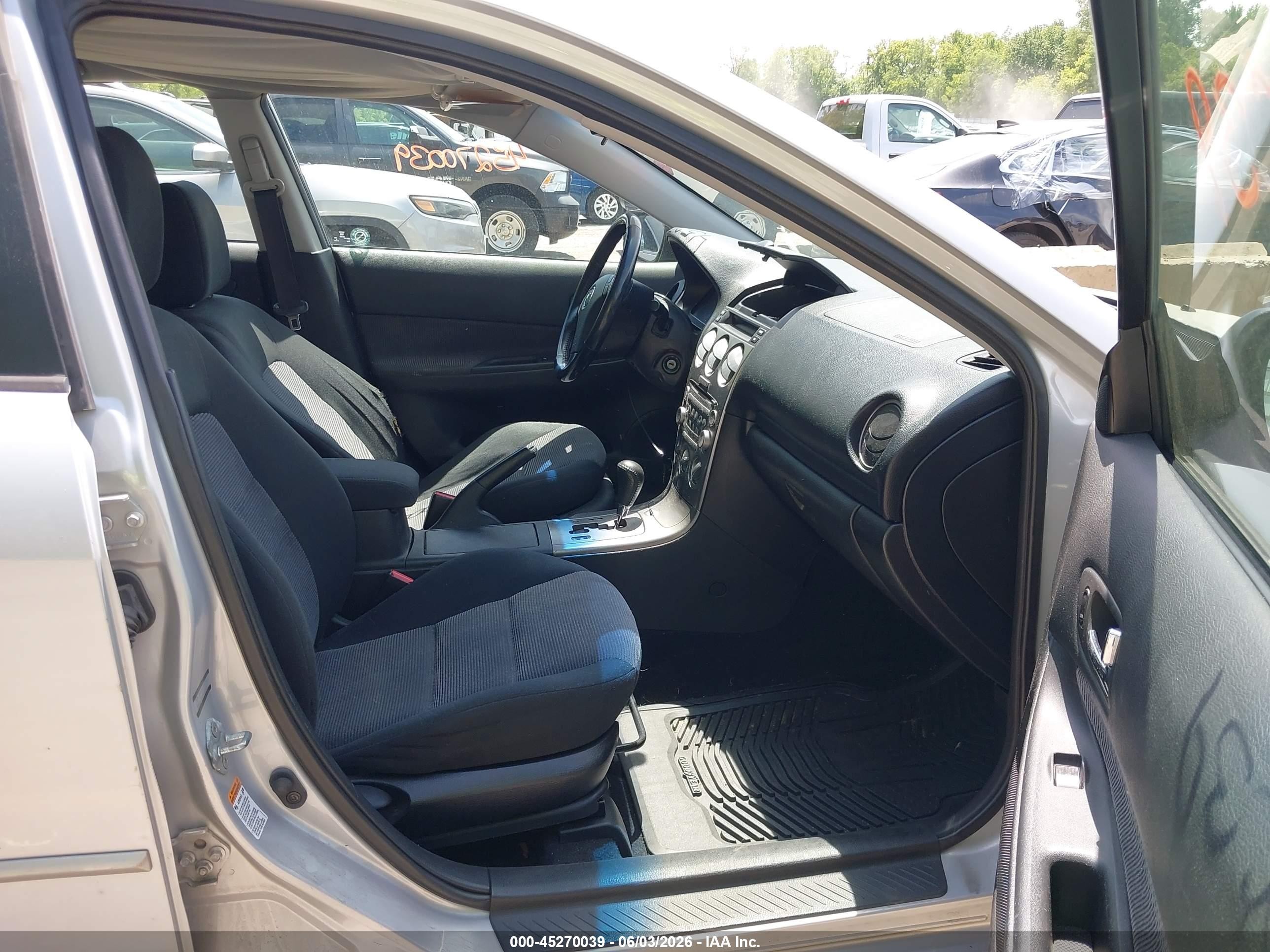 2004 Mazda Mazda6   Silver vin: 1YVHP800745N01390