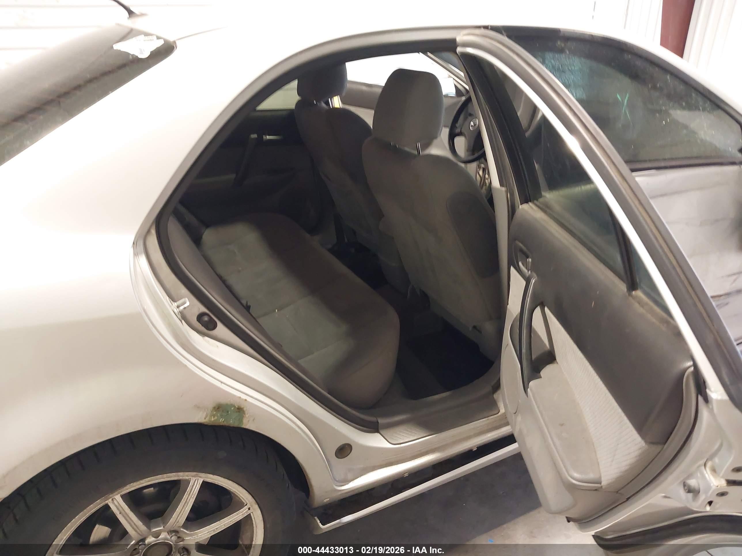 2006 Mazda Mazda6 I Sport Silver vin: 1YVHP80C065M10522