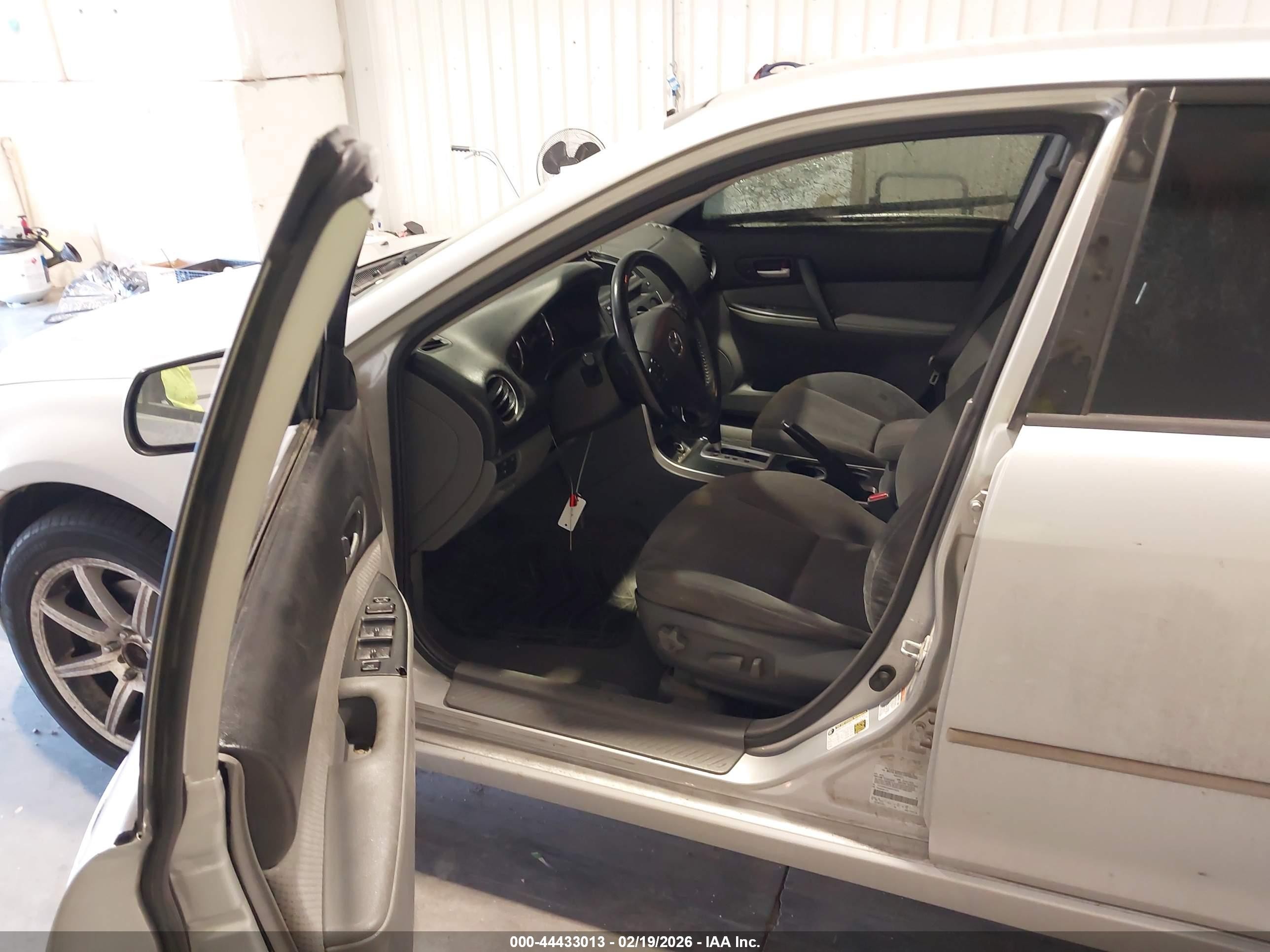 2006 Mazda Mazda6 I Sport Silver vin: 1YVHP80C065M10522
