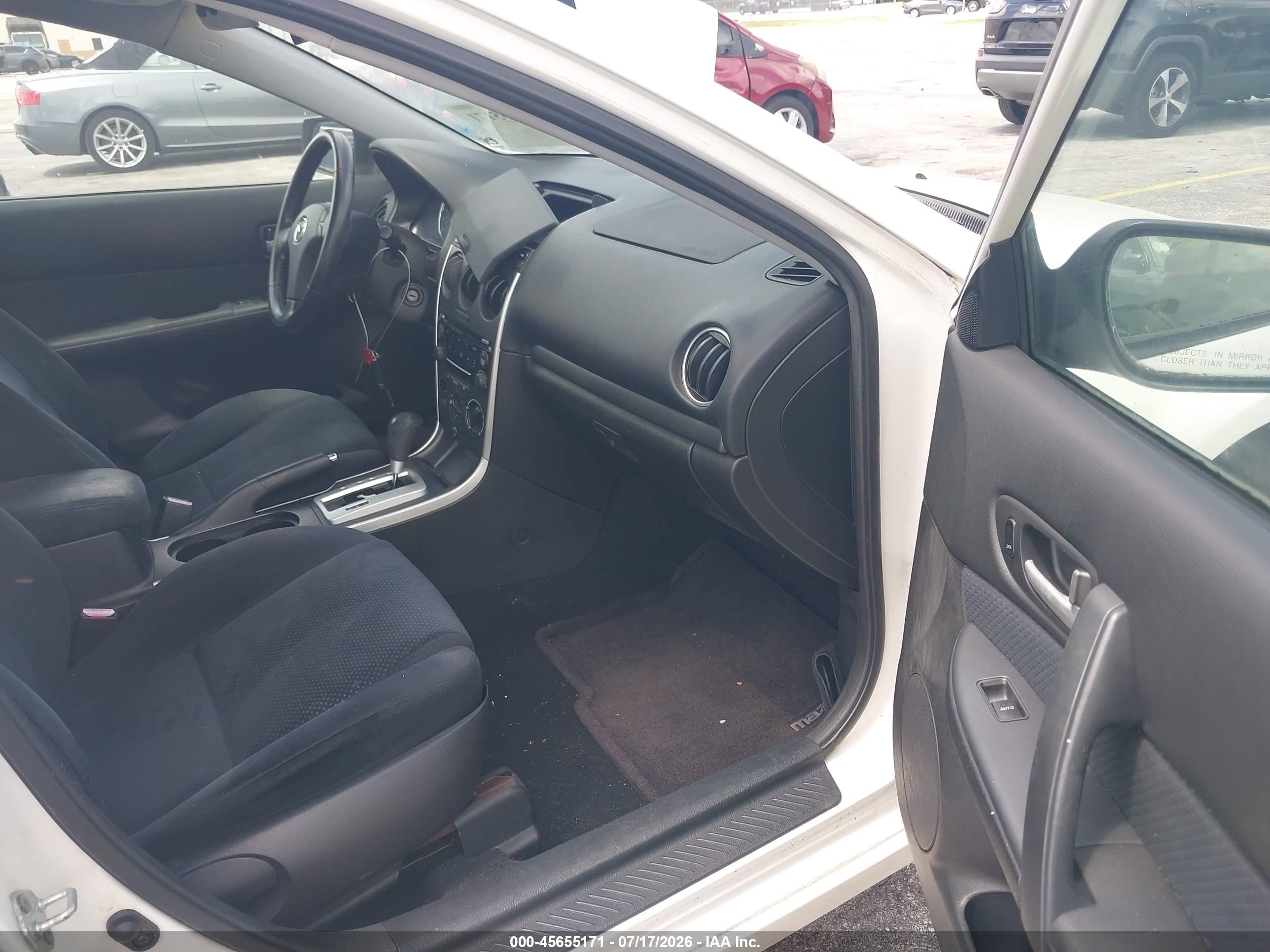 2008 Mazda Mazda6 I Sport Ve White vin: 1YVHP80C085M10510