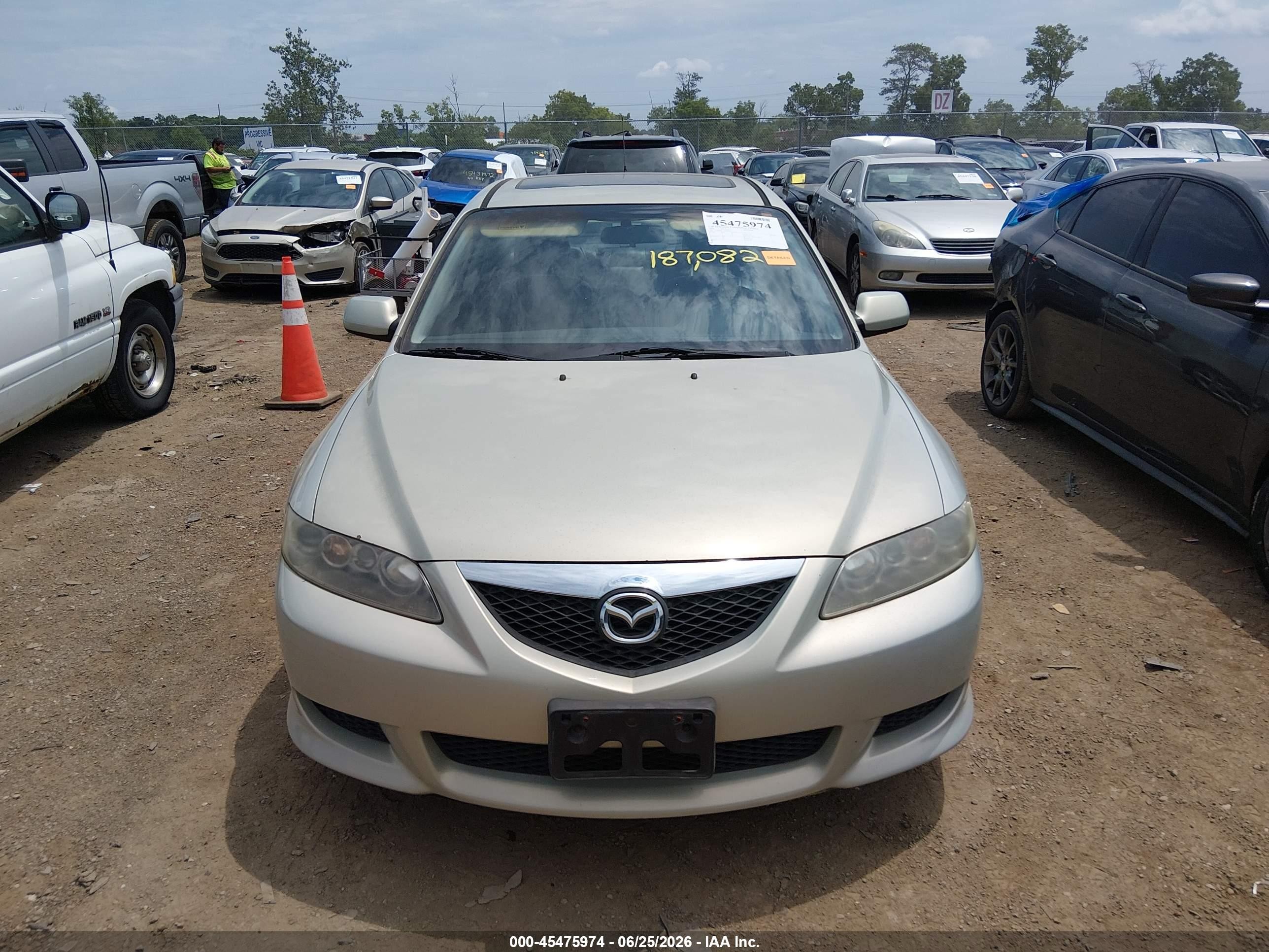 2004 Mazda Mazda6 I Cream vin: 1YVHP80C145N22579