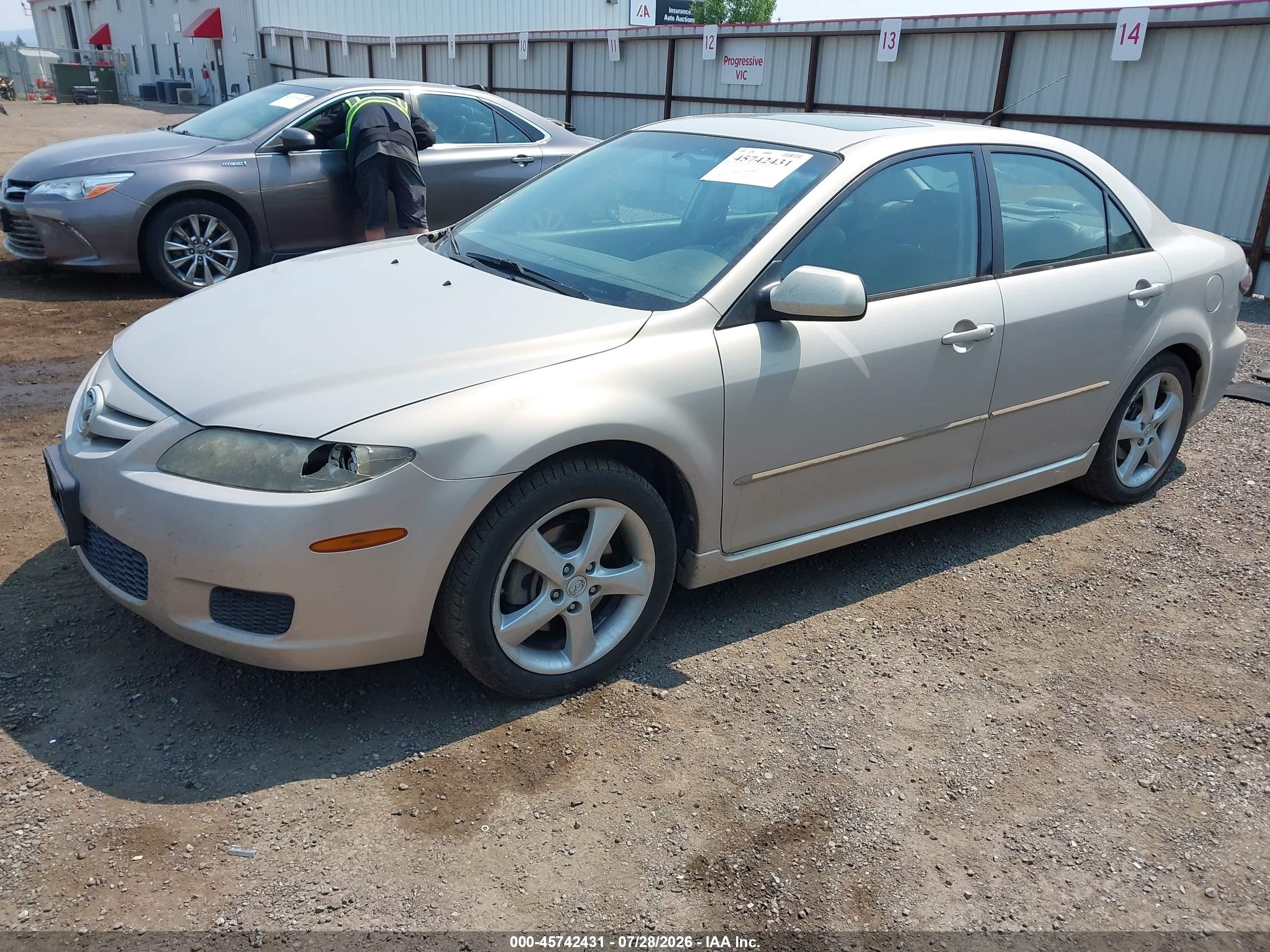 2008 Mazda Mazda6 I Touring Tan vin: 1YVHP80C485M40657