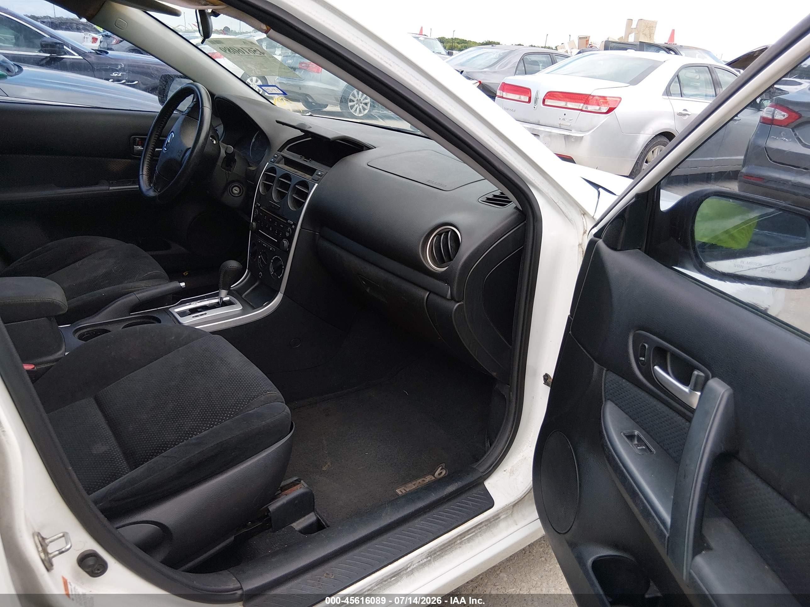 2008 Mazda Mazda6 I Sport Ve White vin: 1YVHP80C485M47088