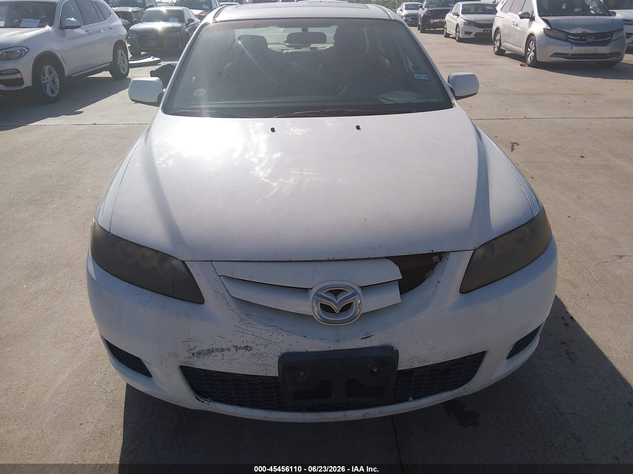 2008 Mazda Mazda6 I Touring White vin: 1YVHP80C685M41096
