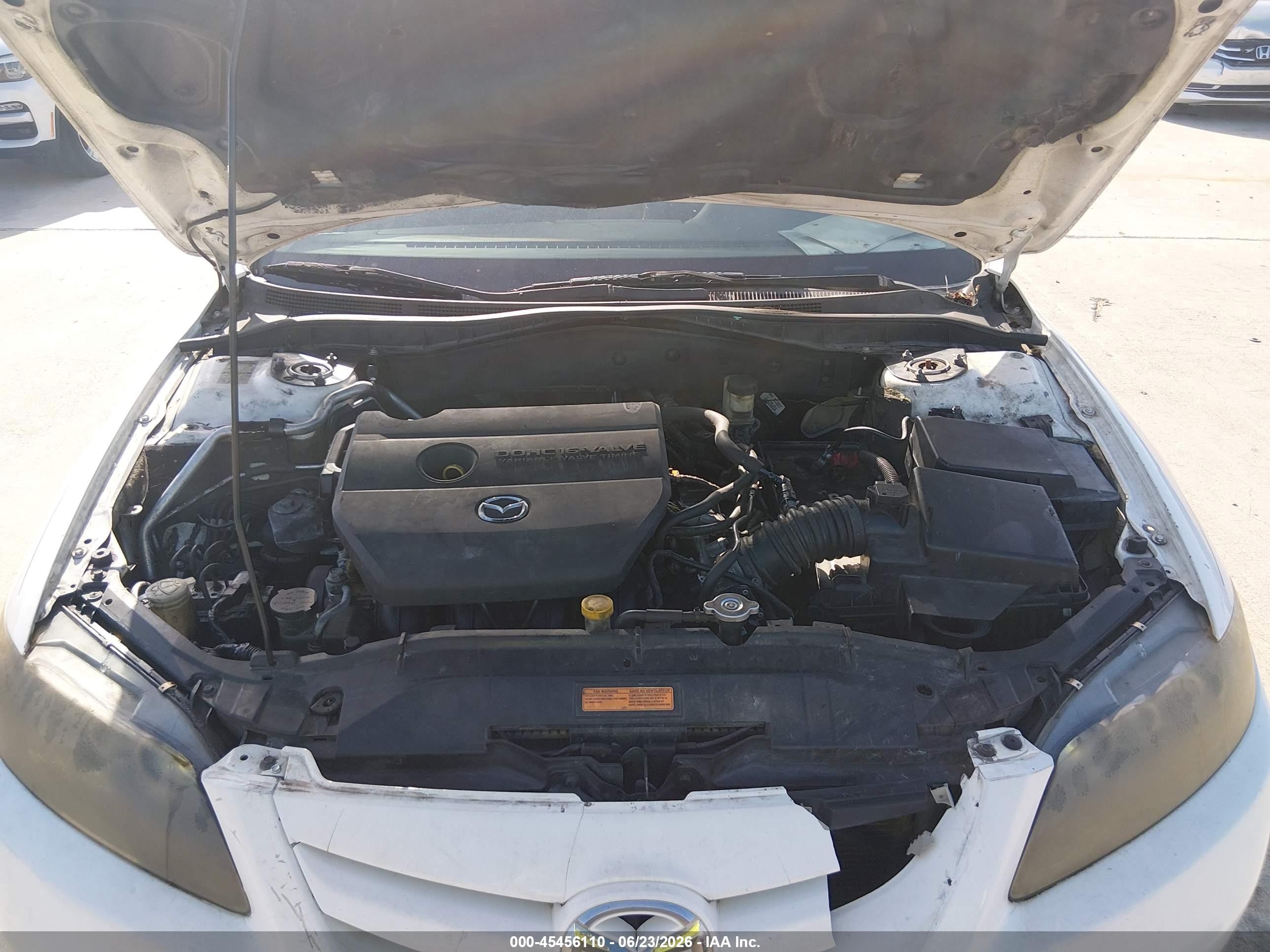 2008 Mazda Mazda6 I Touring White vin: 1YVHP80C685M41096