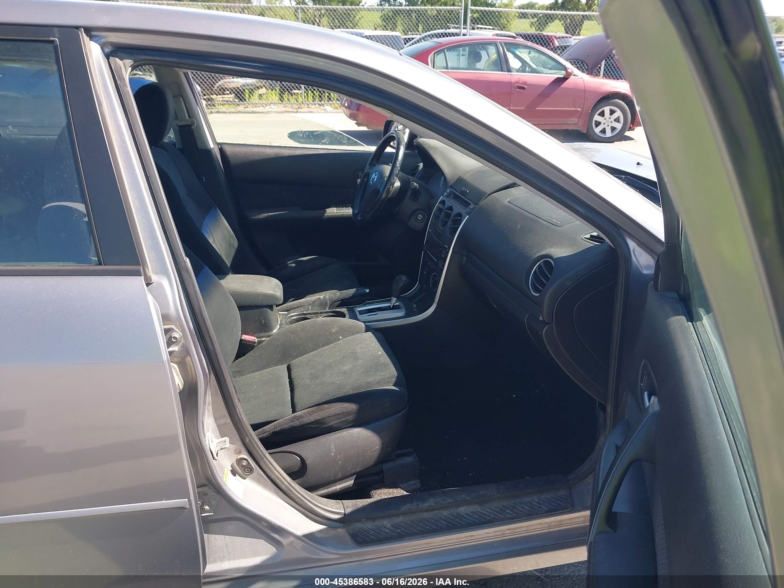 2008 Mazda Mazda6 I Sport Ve Silver vin: 1YVHP80C785M34934