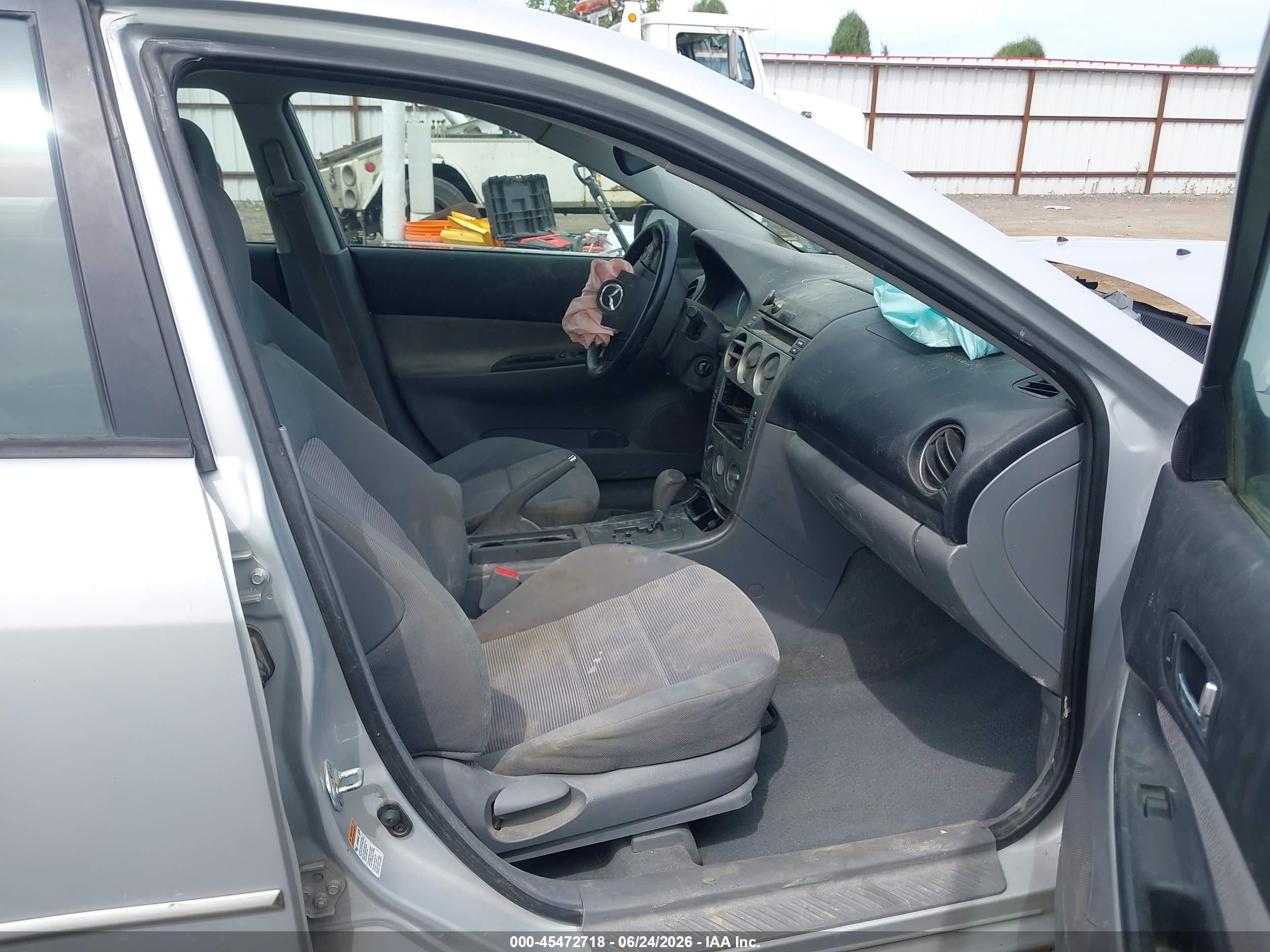 2003 Mazda Mazda6 I Silver vin: 1YVHP80C835M28360