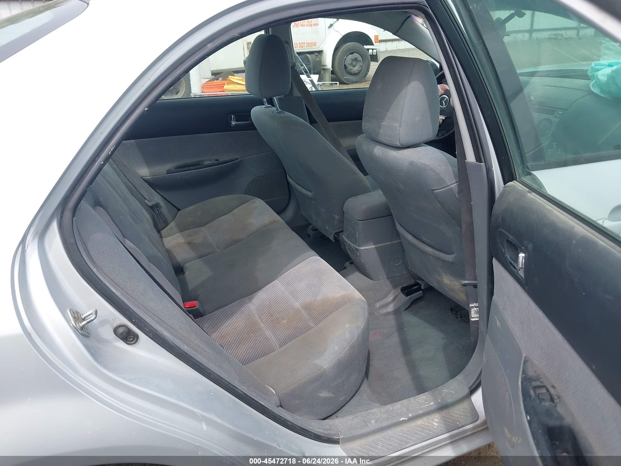 2003 Mazda Mazda6 I Silver vin: 1YVHP80C835M28360
