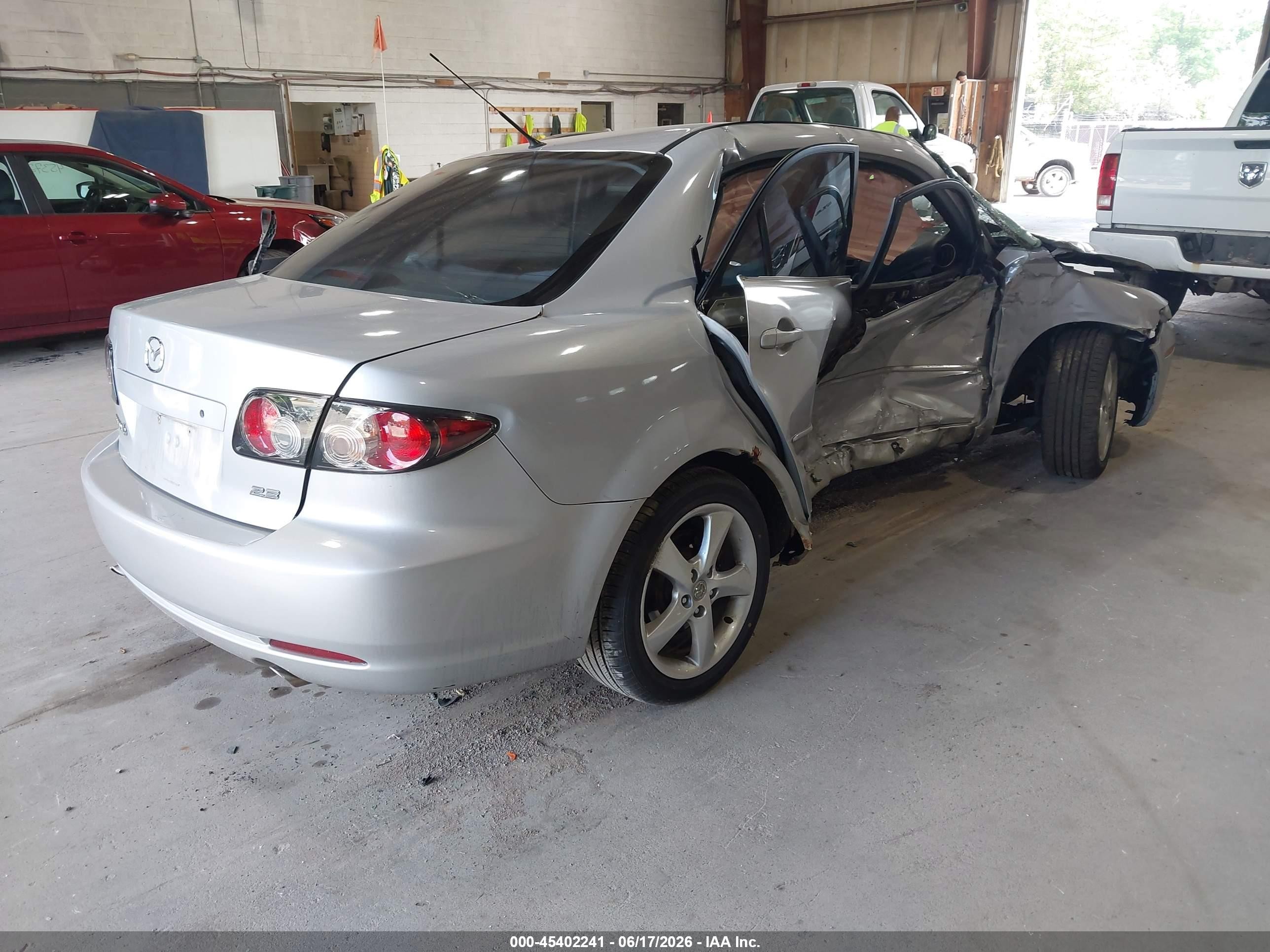2007 Mazda Mazda6 I Sport Ve Silver vin: 1YVHP80C875M30244