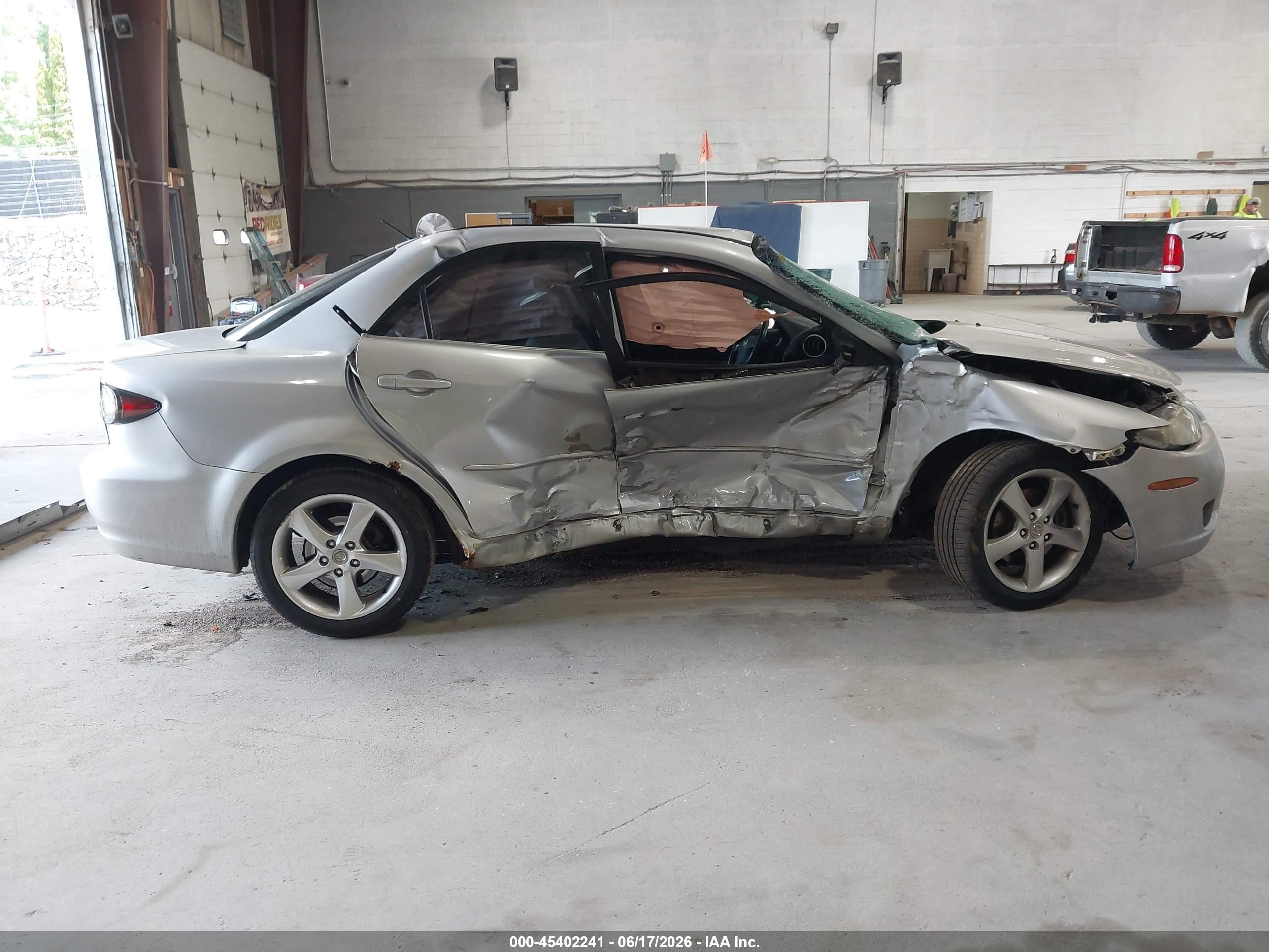 2007 Mazda Mazda6 I Sport Ve Silver vin: 1YVHP80C875M30244