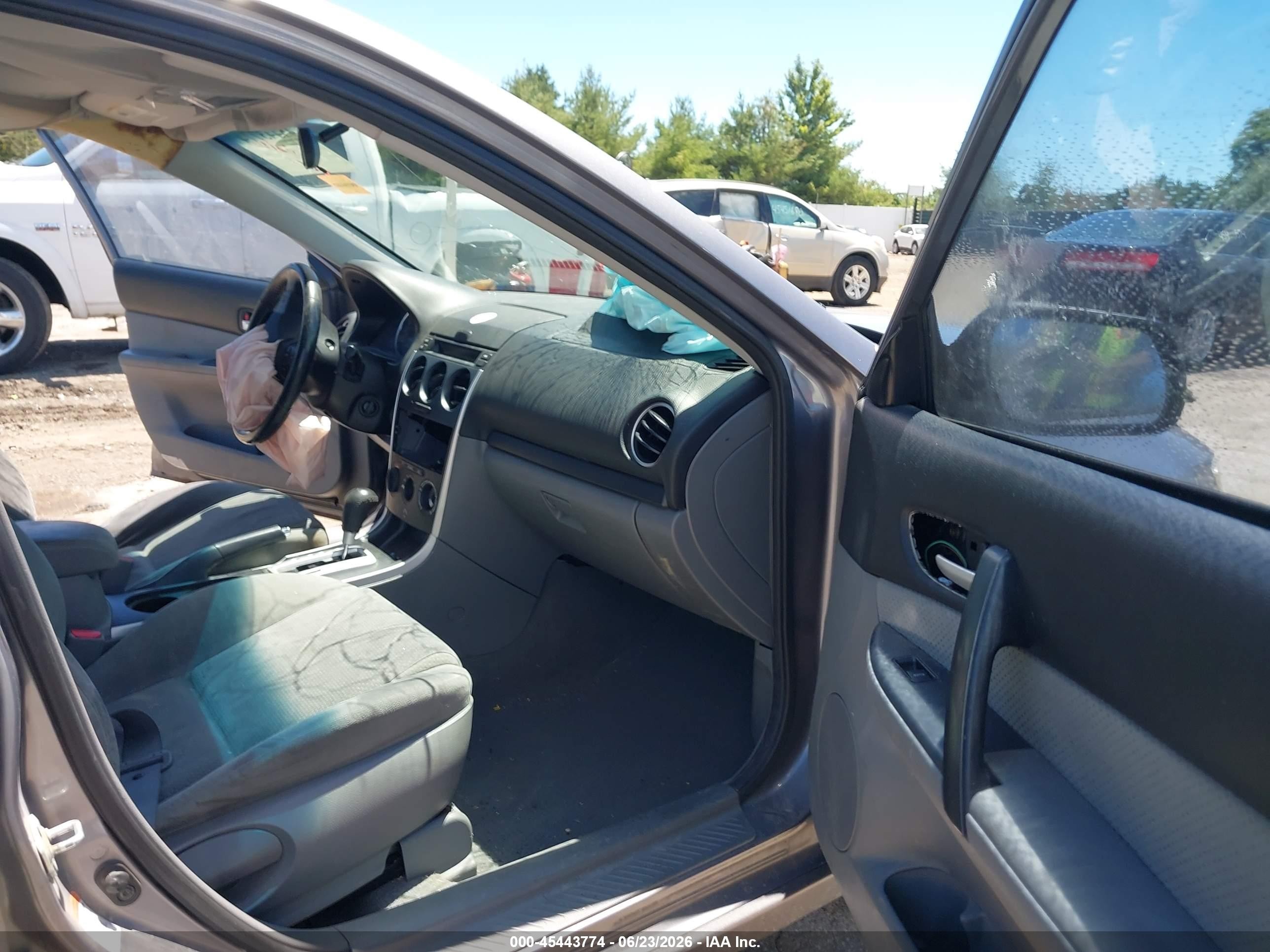 2007 Mazda Mazda6 I Sport Ve Silver vin: 1YVHP80C975M38451