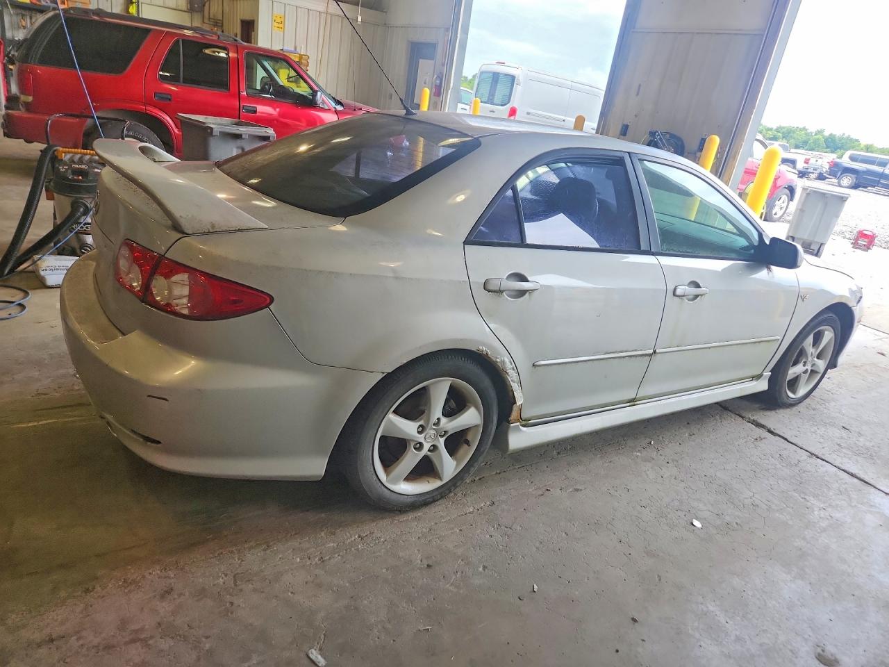 2005 Mazda Mazda6 S 4d Sedan Silver vin: 1YVHP80D755M11934
