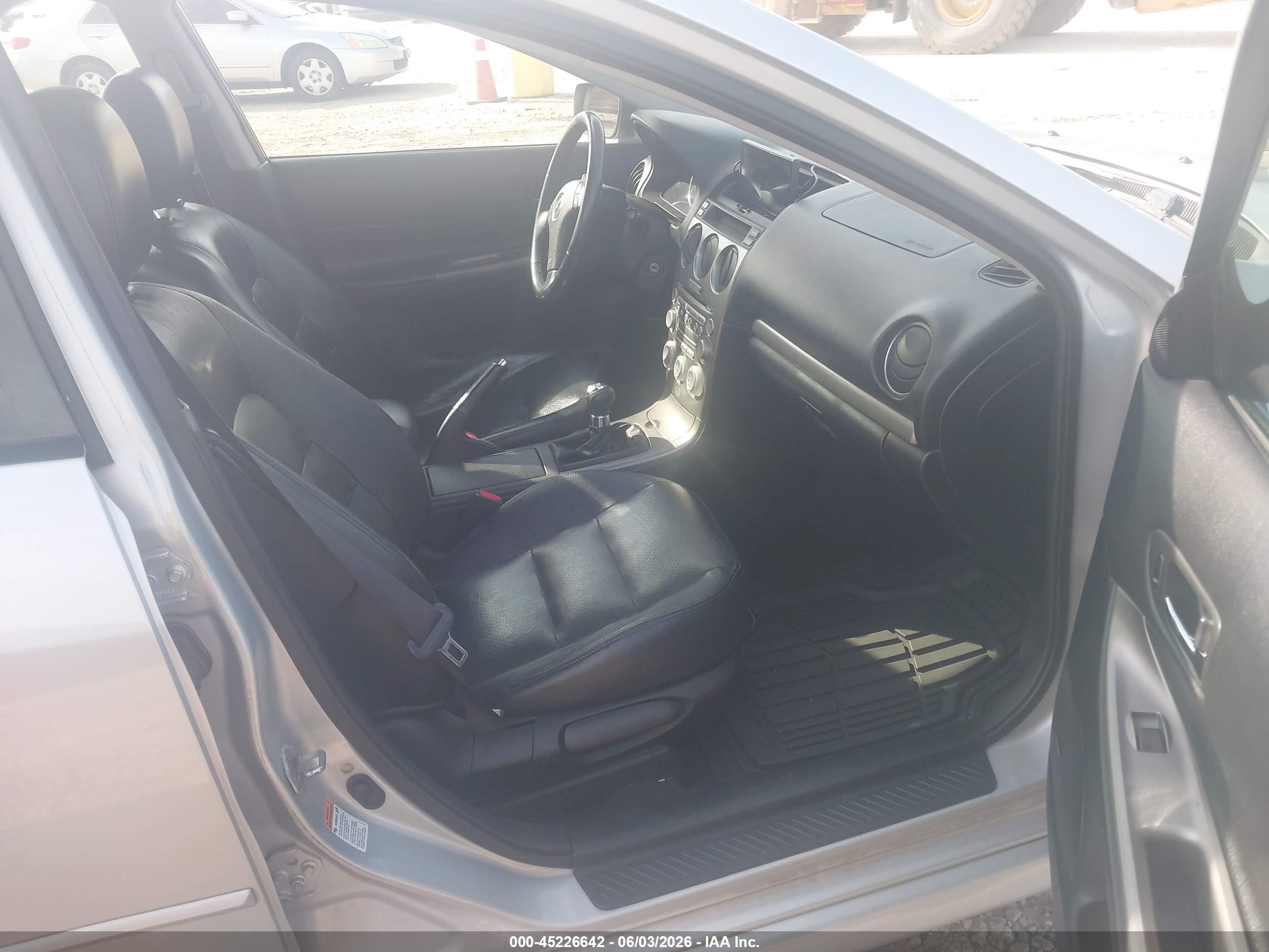 2005 Mazda Mazda6 S Sport Серебряный vin: 1YVHP80D855M50628