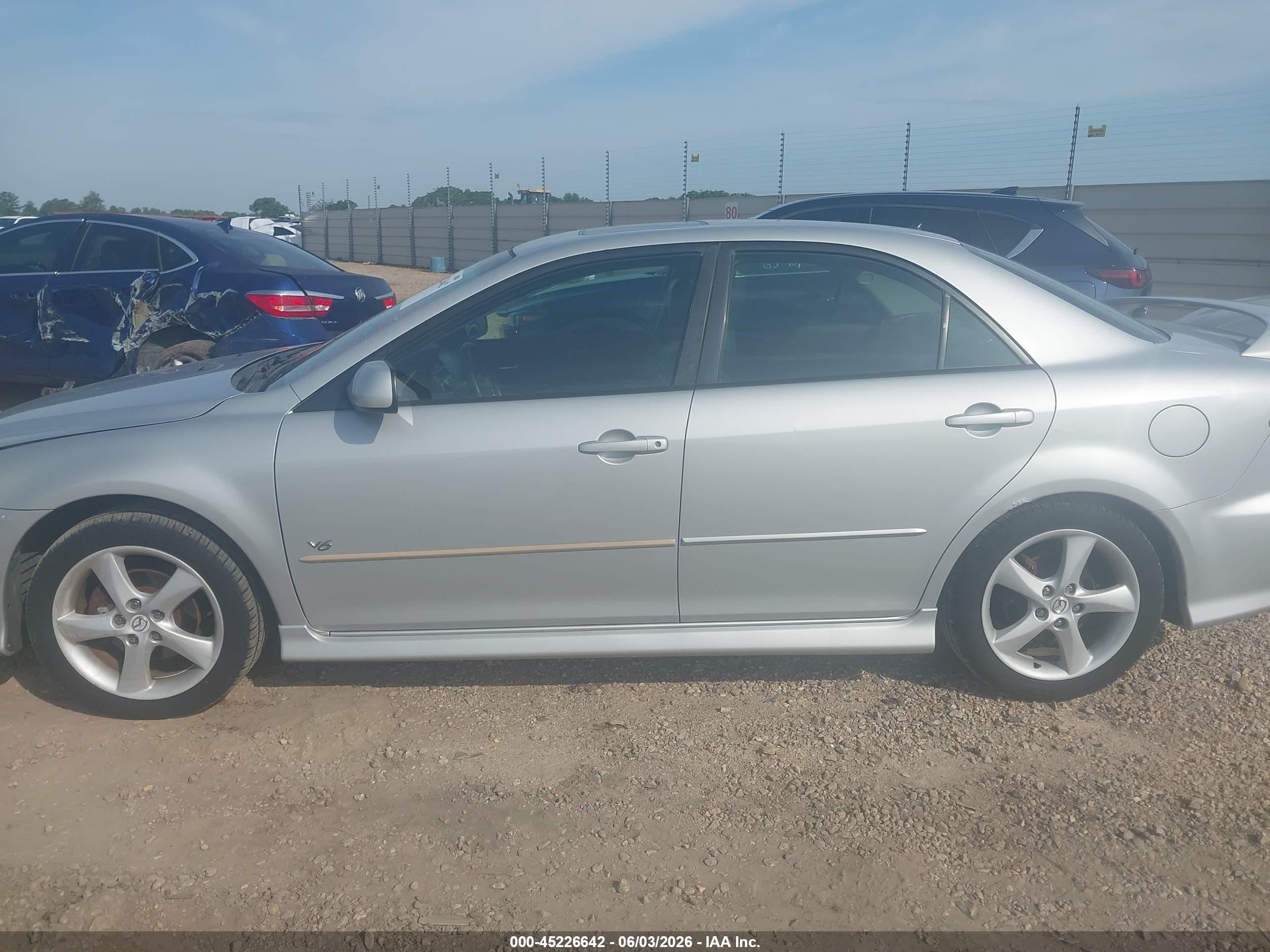 2005 Mazda Mazda6 S Sport Серебряный vin: 1YVHP80D855M50628