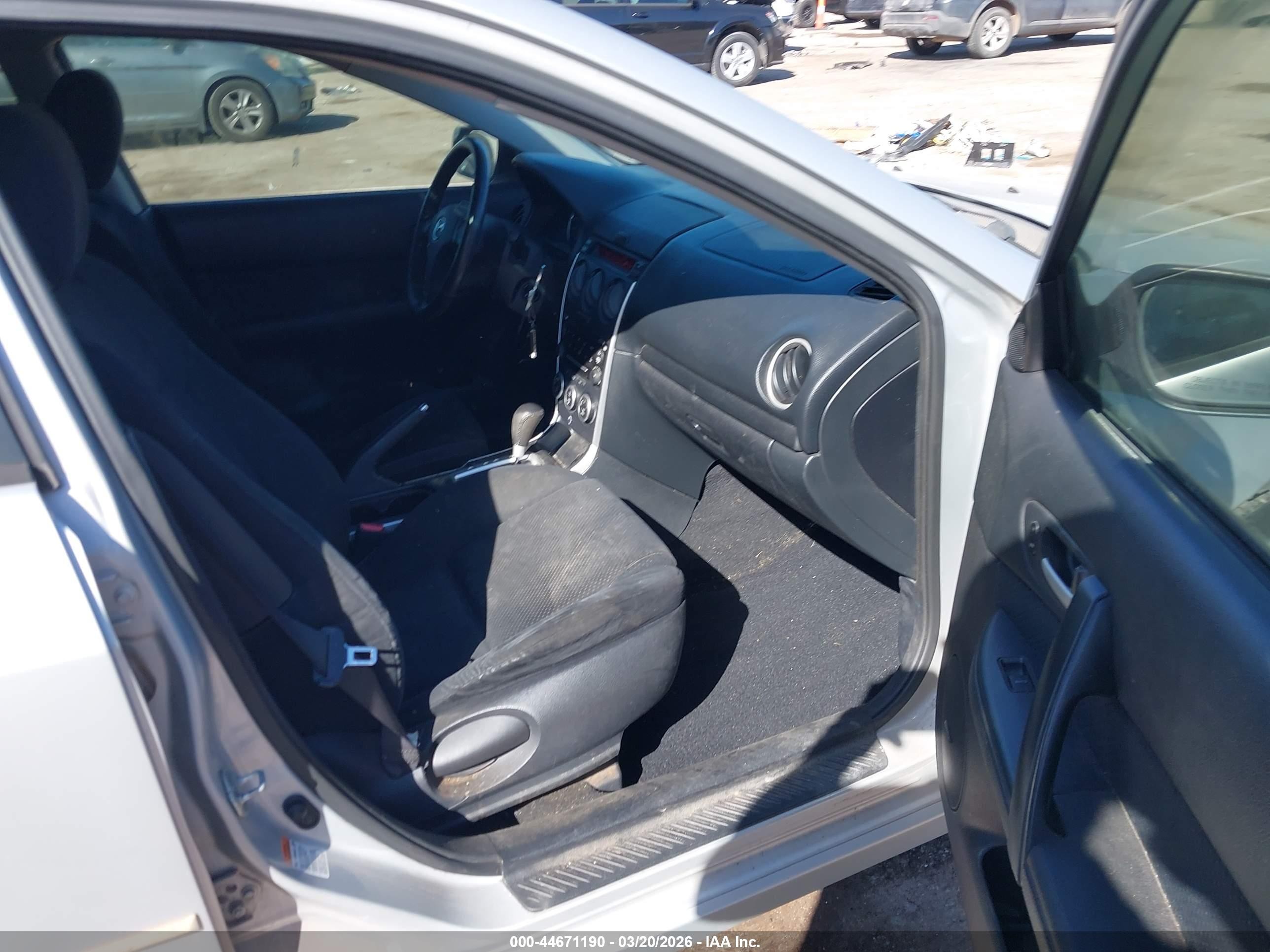 2006 Mazda Mazda6 I Grand Sport Silver vin: 1YVHP80D865M03519