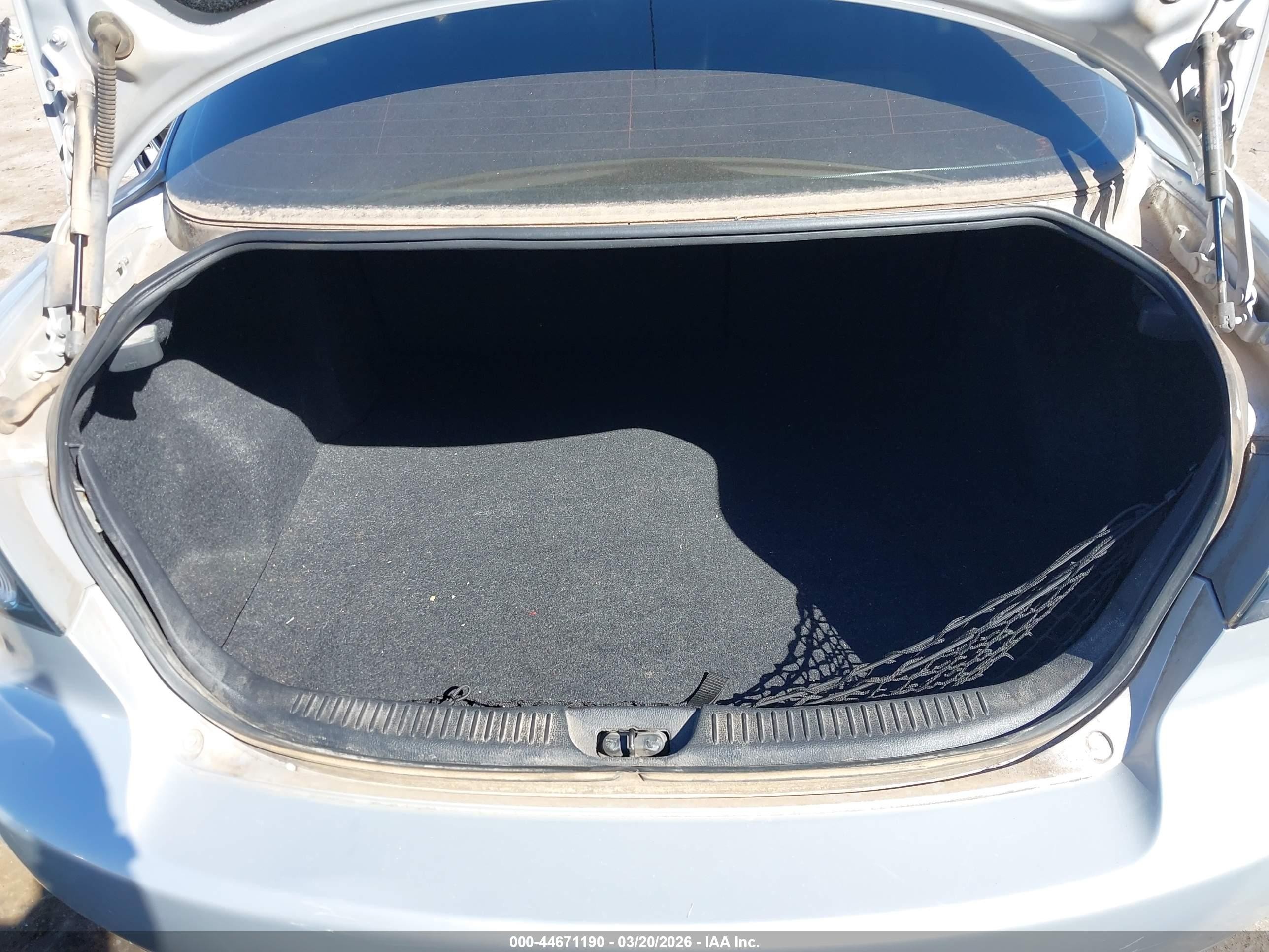 2006 Mazda Mazda6 I Grand Sport Silver vin: 1YVHP80D865M03519