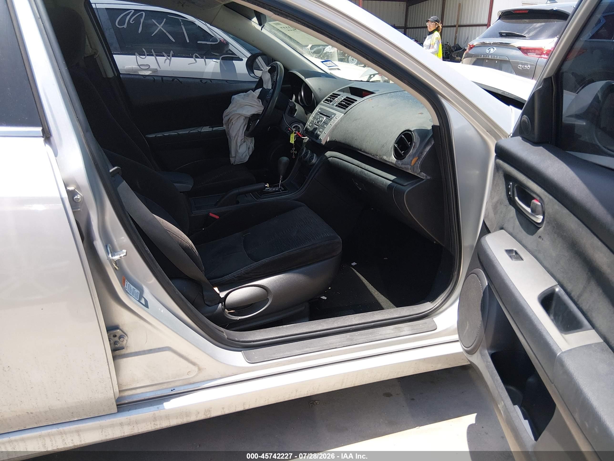2009 Mazda Mazda6 I Sport Серебряный vin: 1YVHP81A095M12904