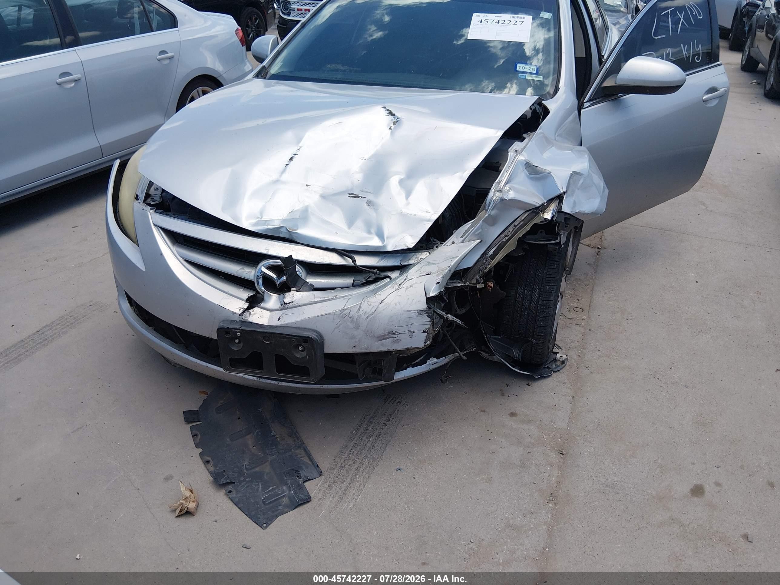 2009 Mazda Mazda6 I Sport Серебряный vin: 1YVHP81A095M12904