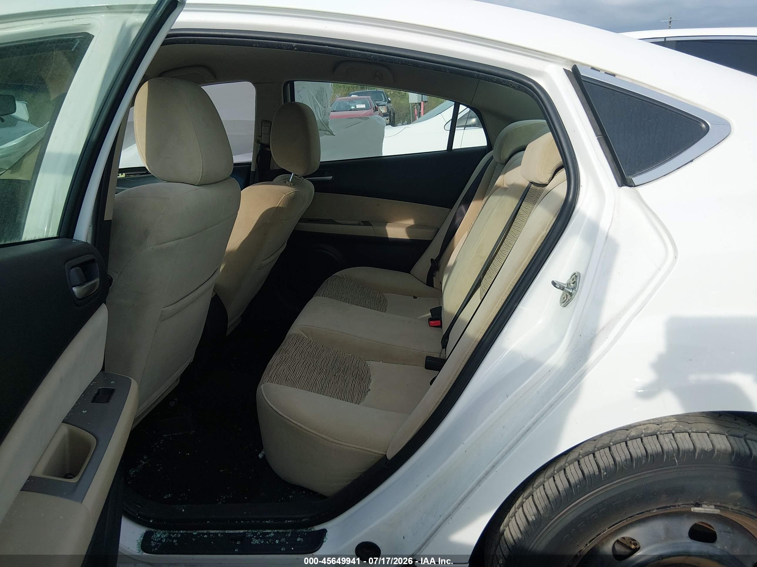 2009 Mazda Mazda6   White vin: 1YVHP81A095M22851