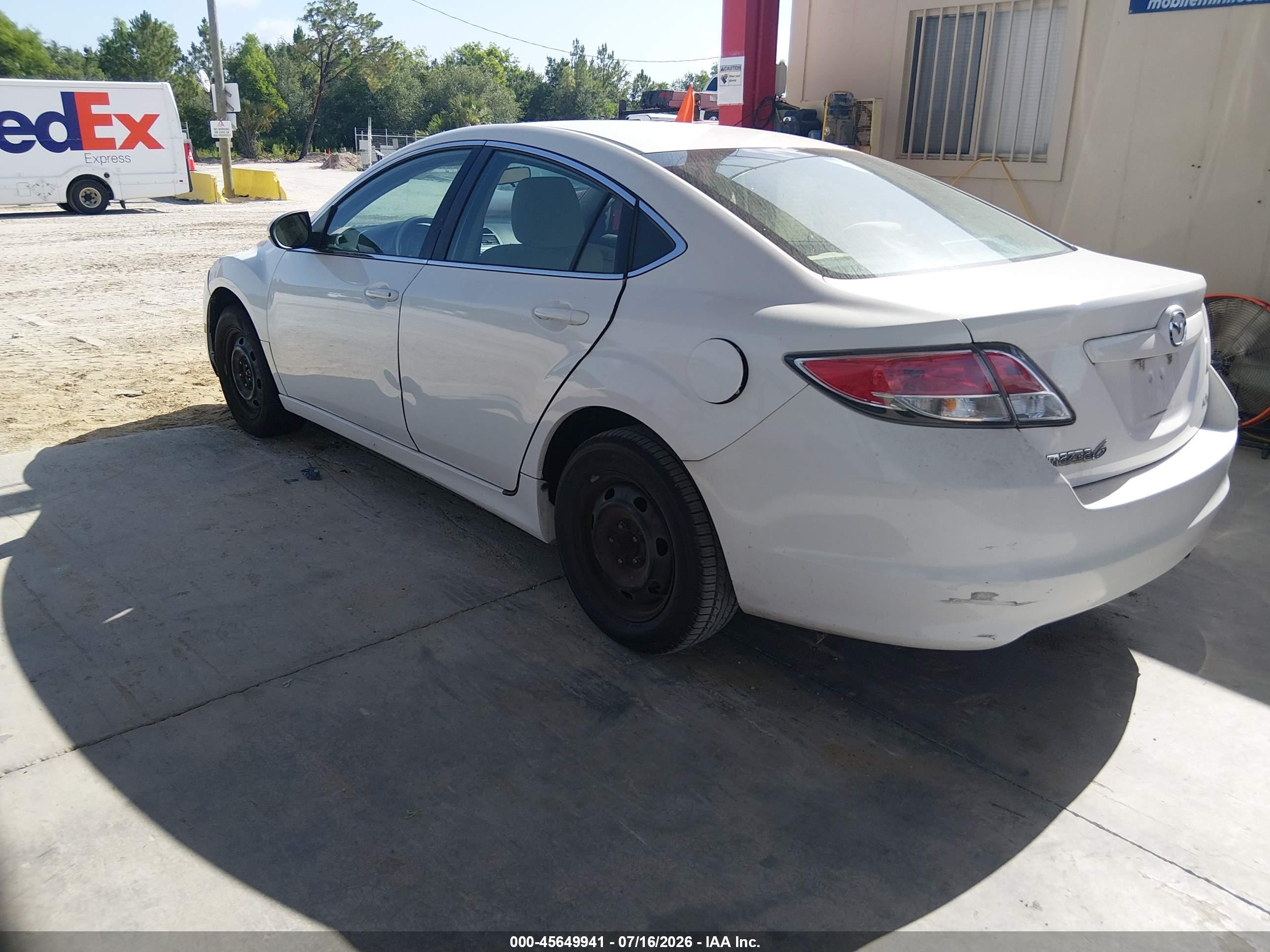 2009 Mazda Mazda6   White vin: 1YVHP81A095M22851