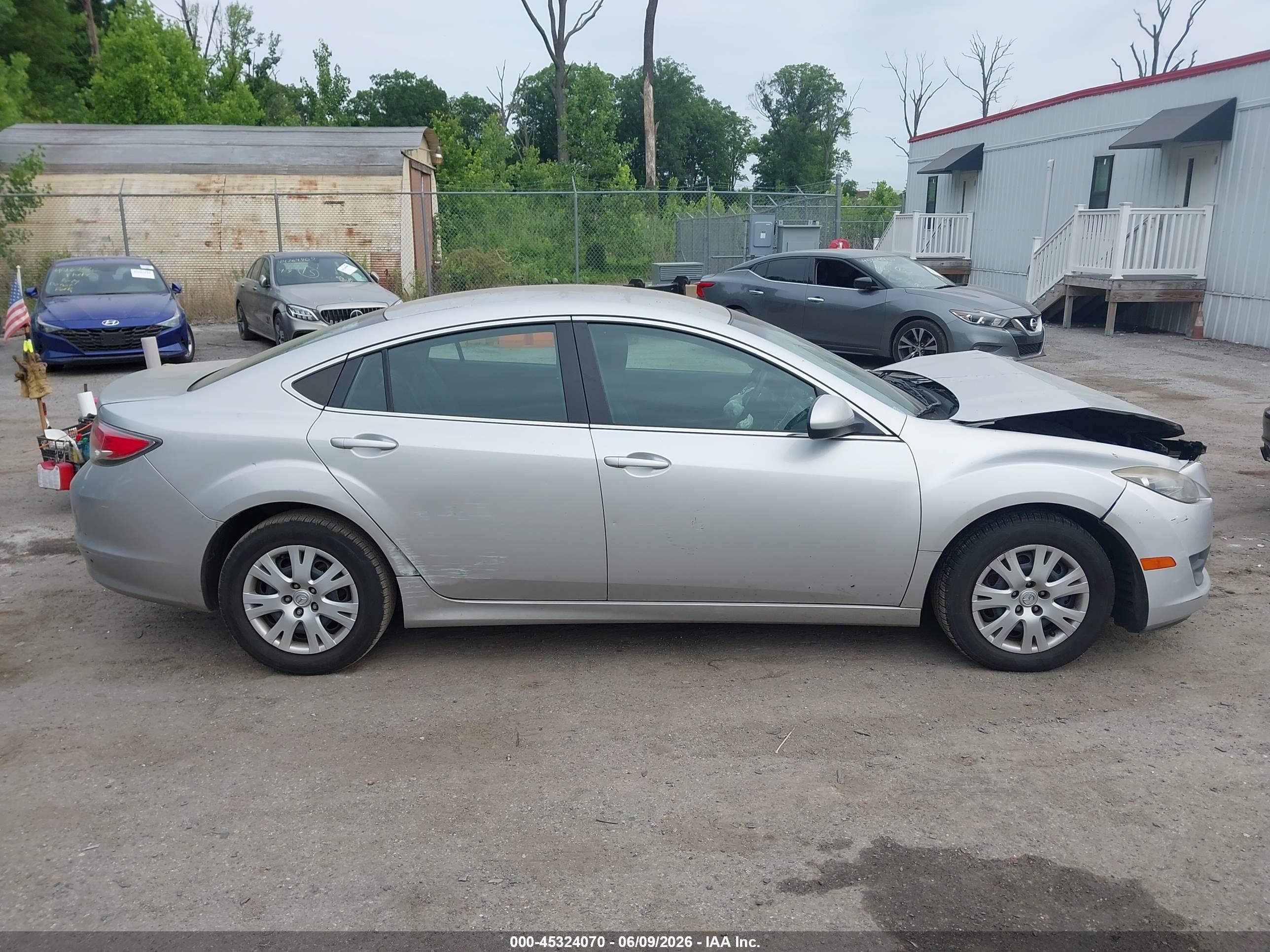 2009 Mazda Mazda6 I Sport Silver vin: 1YVHP81A095M24809