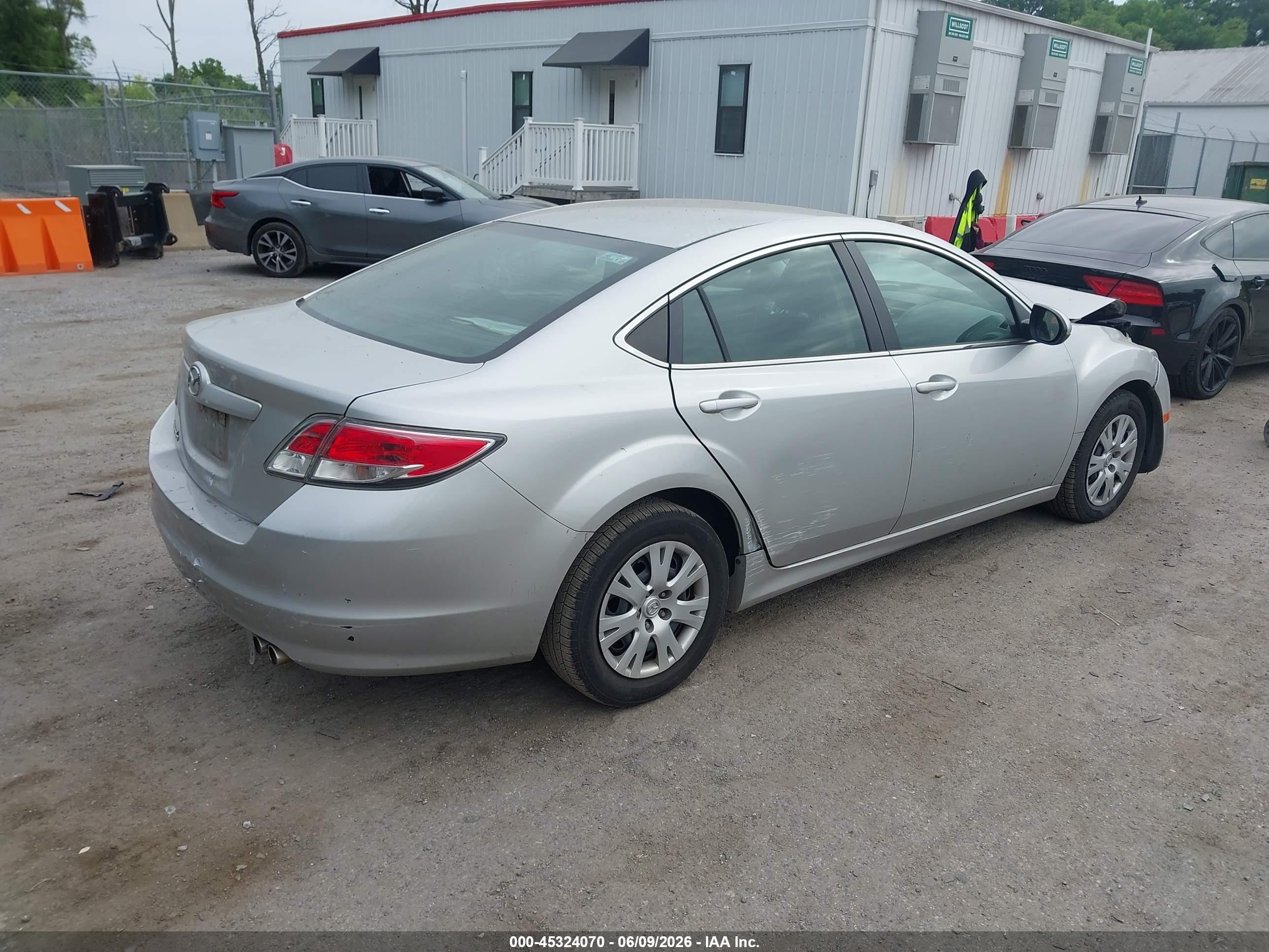 2009 Mazda Mazda6 I Sport Silver vin: 1YVHP81A095M24809