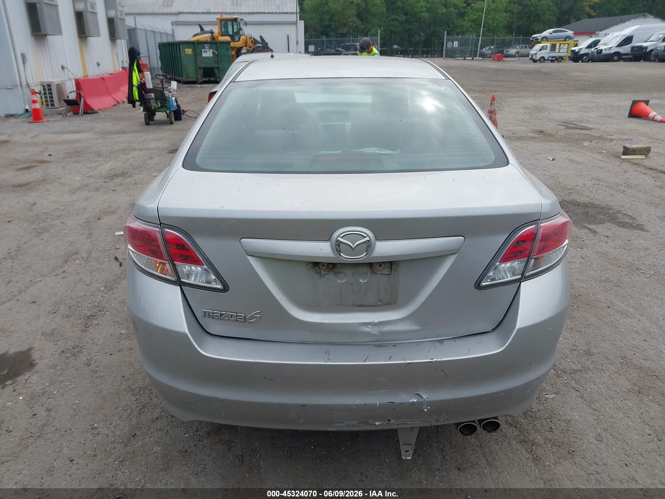 2009 Mazda Mazda6 I Sport Silver vin: 1YVHP81A095M24809