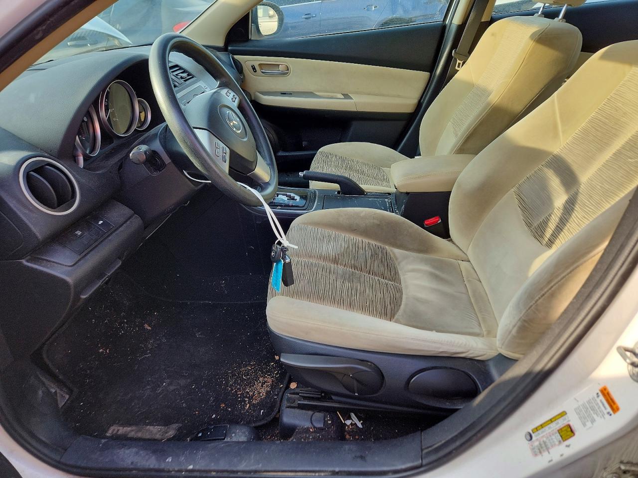 2009 Mazda 6 I White vin: 1YVHP81A795M20501