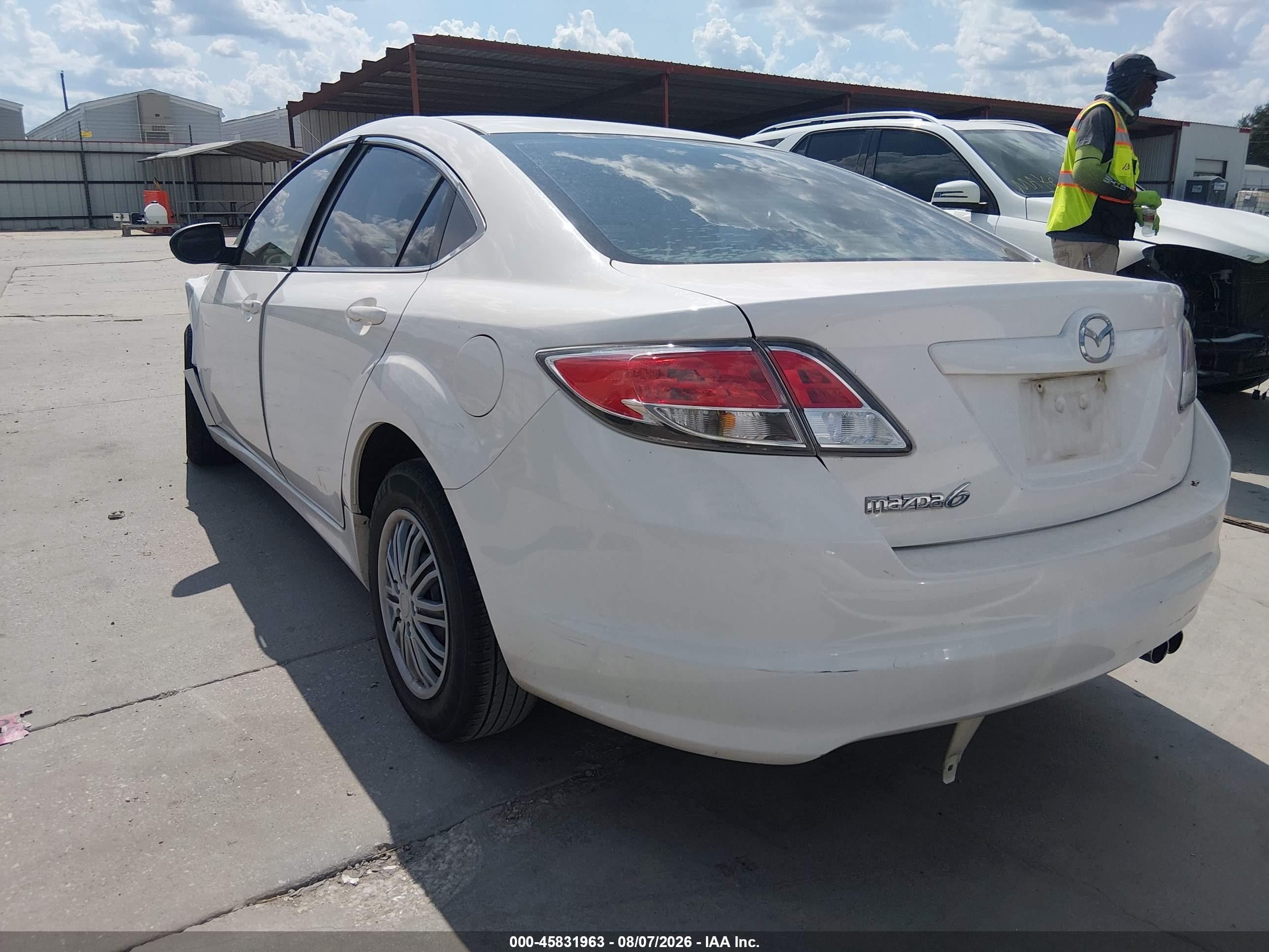2009 Mazda Mazda6 I Sport White vin: 1YVHP81AX95M41472