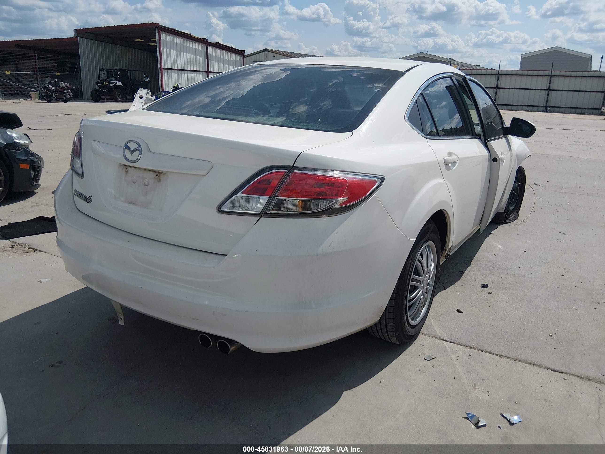 2009 Mazda Mazda6 I Sport White vin: 1YVHP81AX95M41472