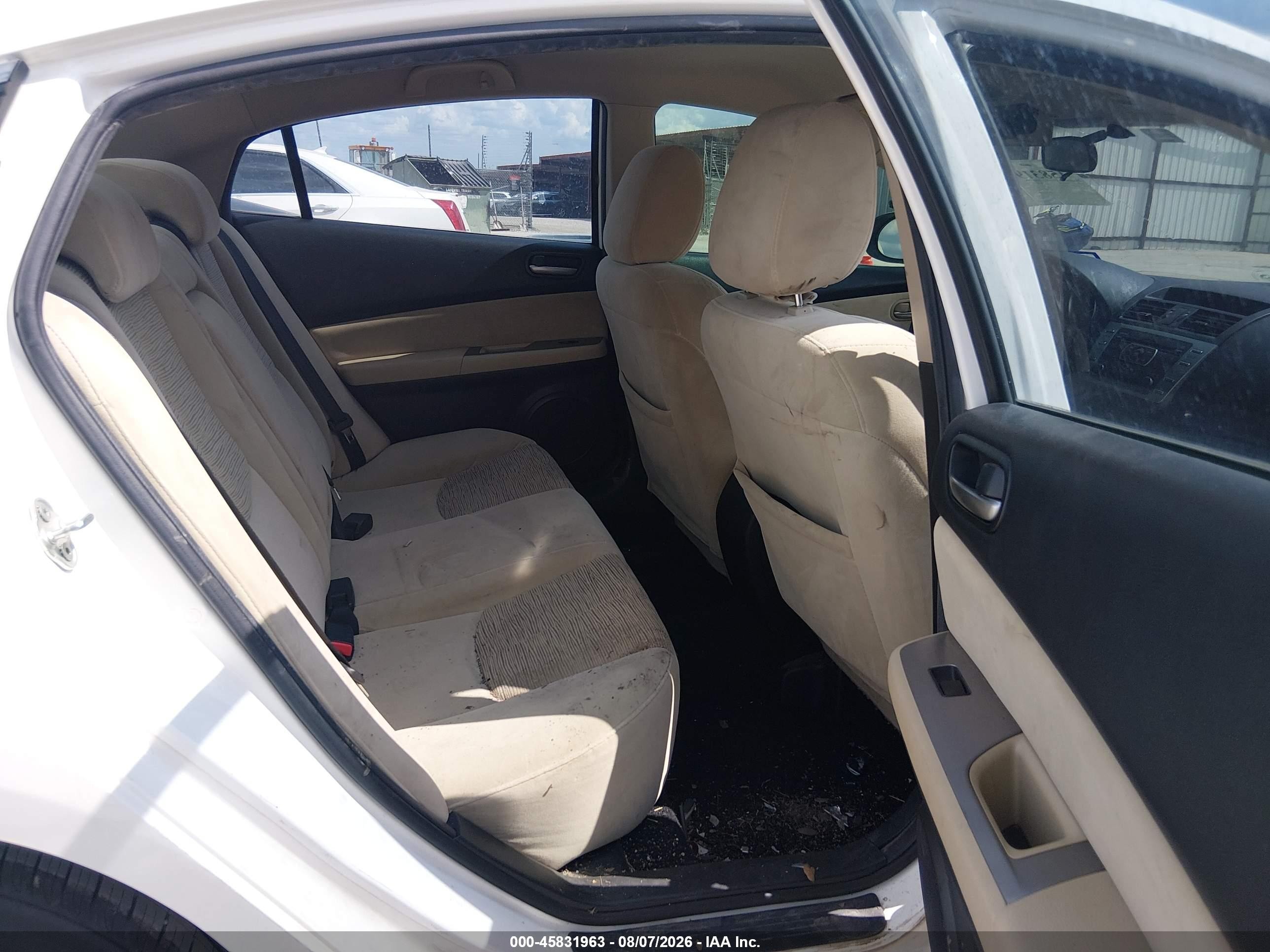 2009 Mazda Mazda6 I Sport White vin: 1YVHP81AX95M41472