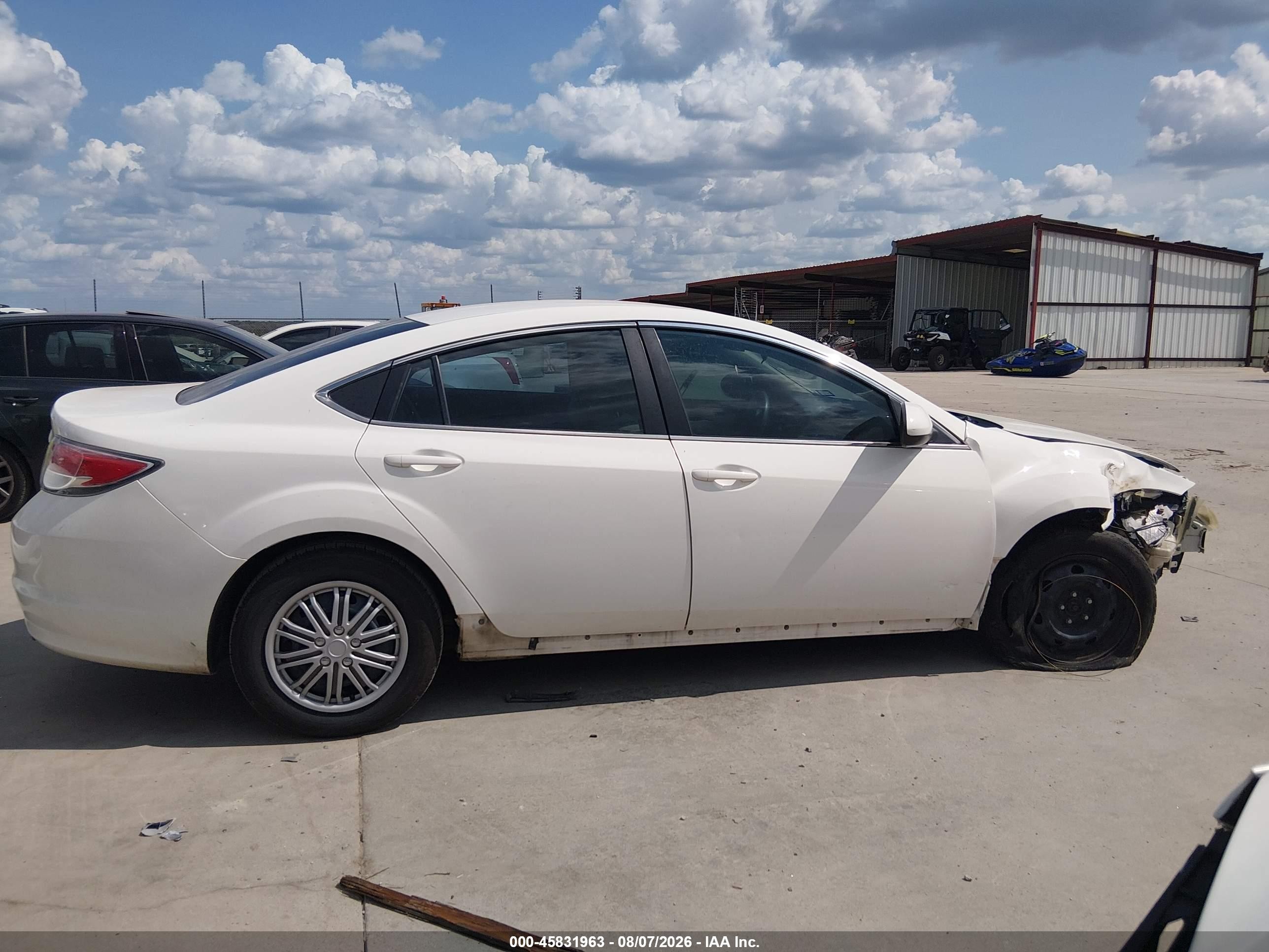 2009 Mazda Mazda6 I Sport White vin: 1YVHP81AX95M41472