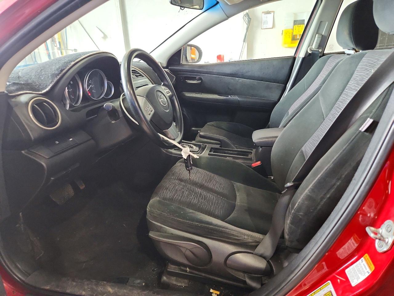 2009 Mazda 6 I Red vin: 1YVHP81H595M50674