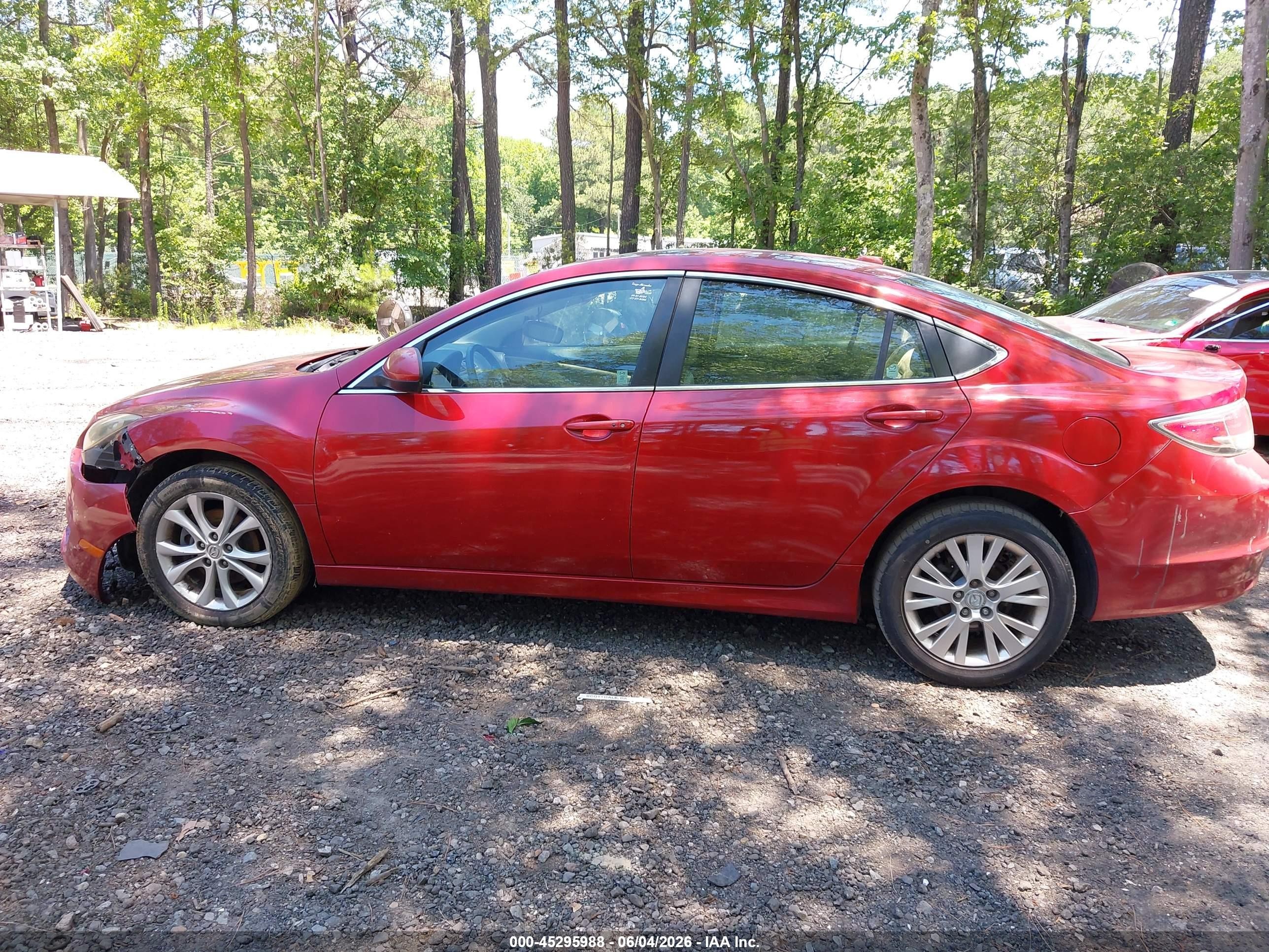 2009 Mazda Mazda6 I Grand Touring Red vin: 1YVHP82A195M22212