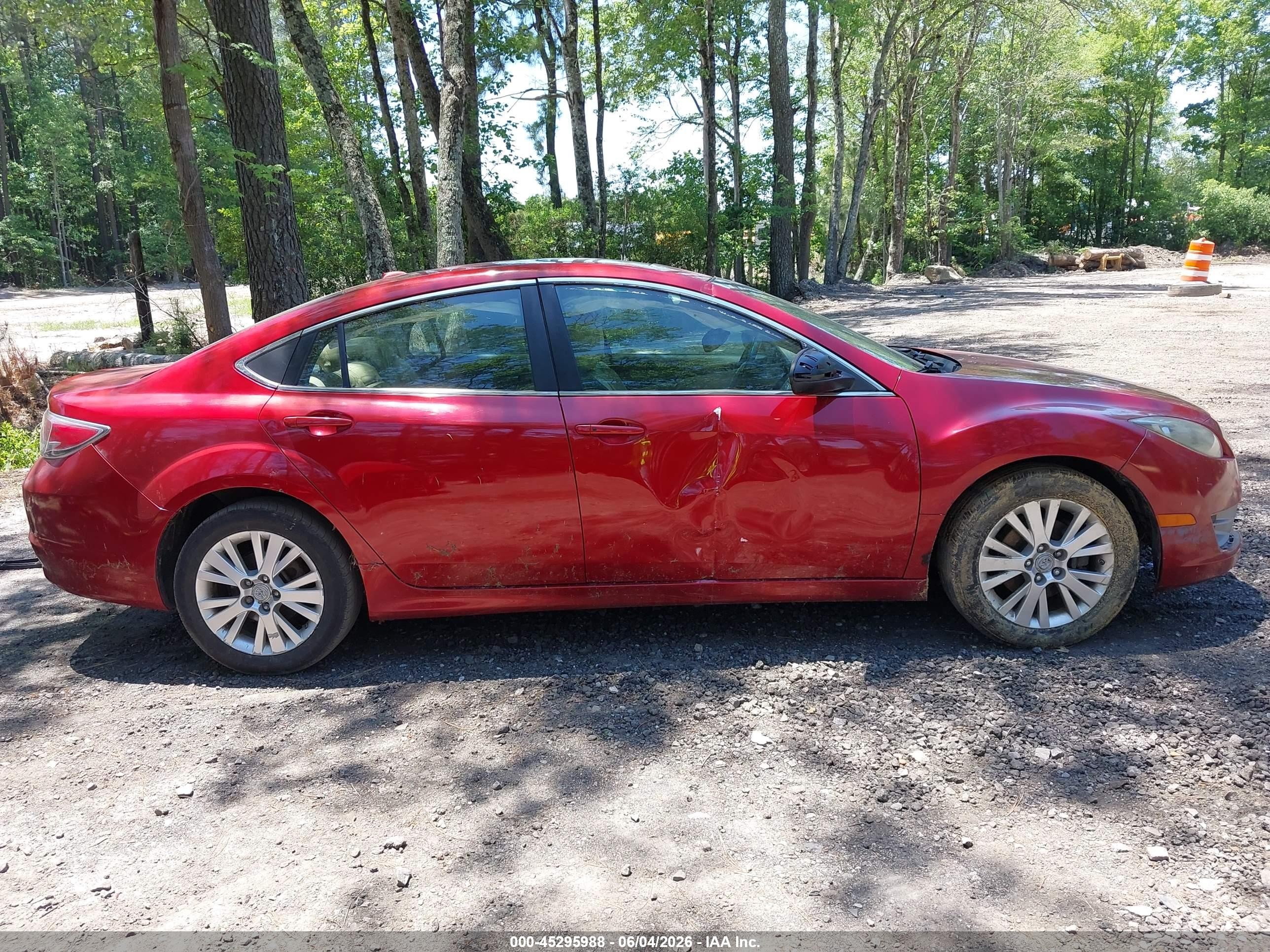 2009 Mazda Mazda6 I Grand Touring Red vin: 1YVHP82A195M22212