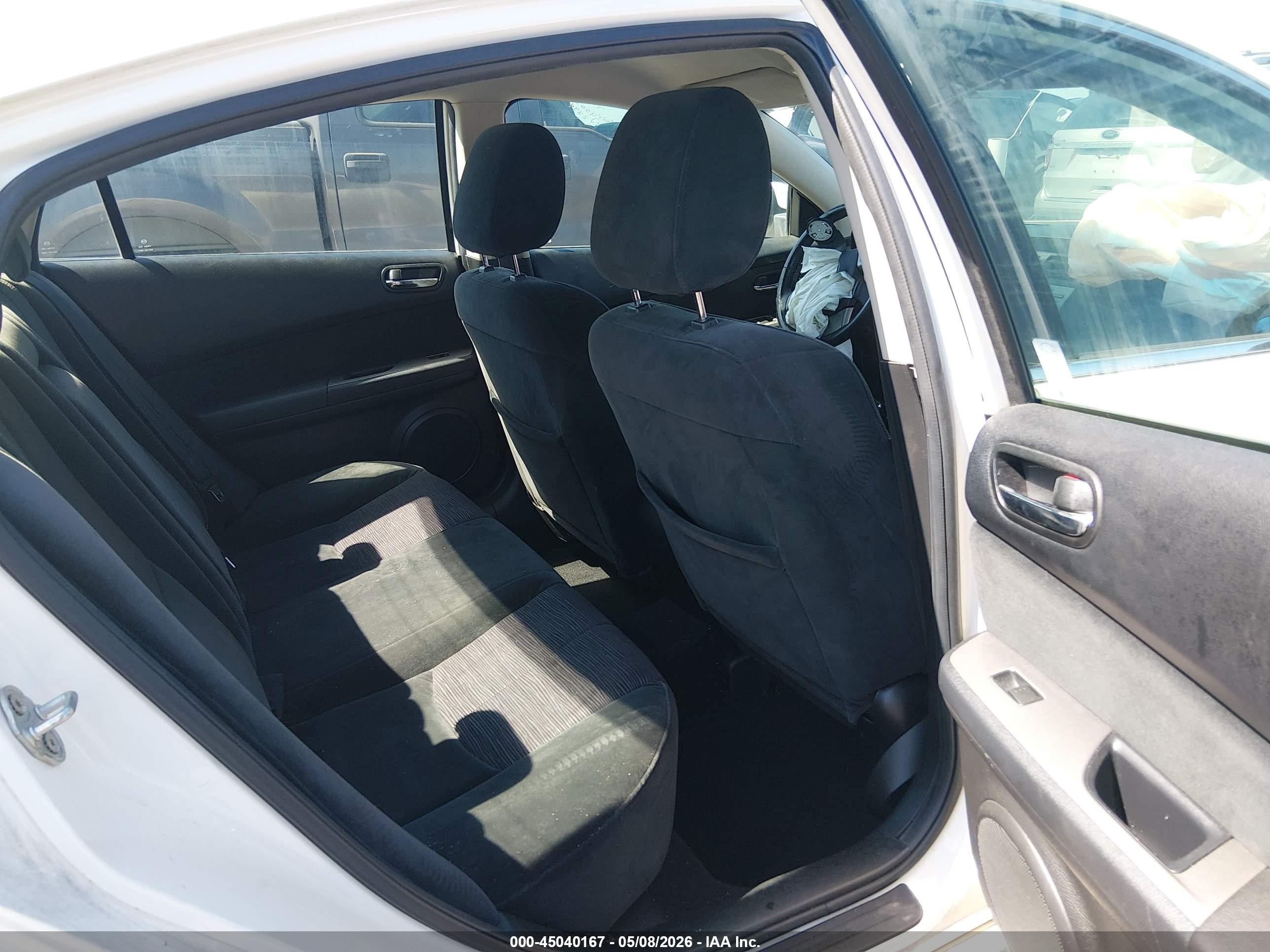 2009 Mazda Mazda6 I Touring White vin: 1YVHP82A395M40405