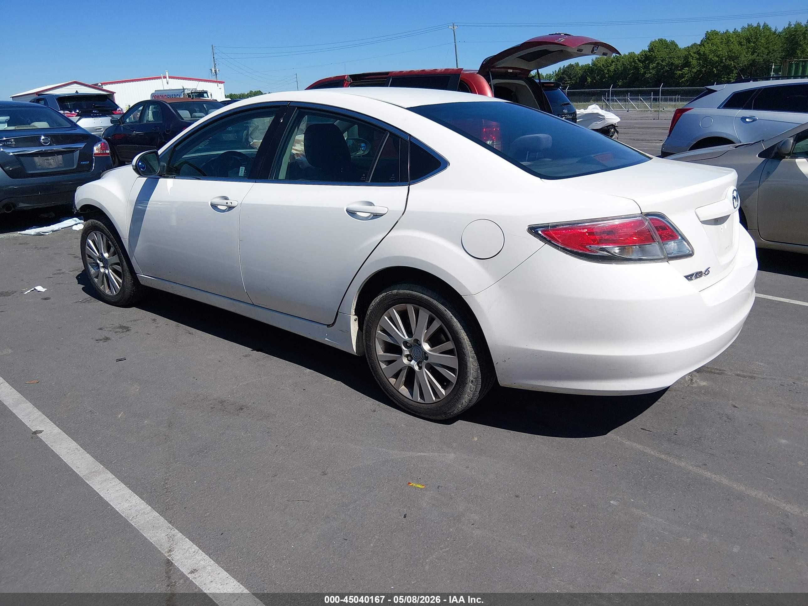 2009 Mazda Mazda6 I Touring White vin: 1YVHP82A395M40405