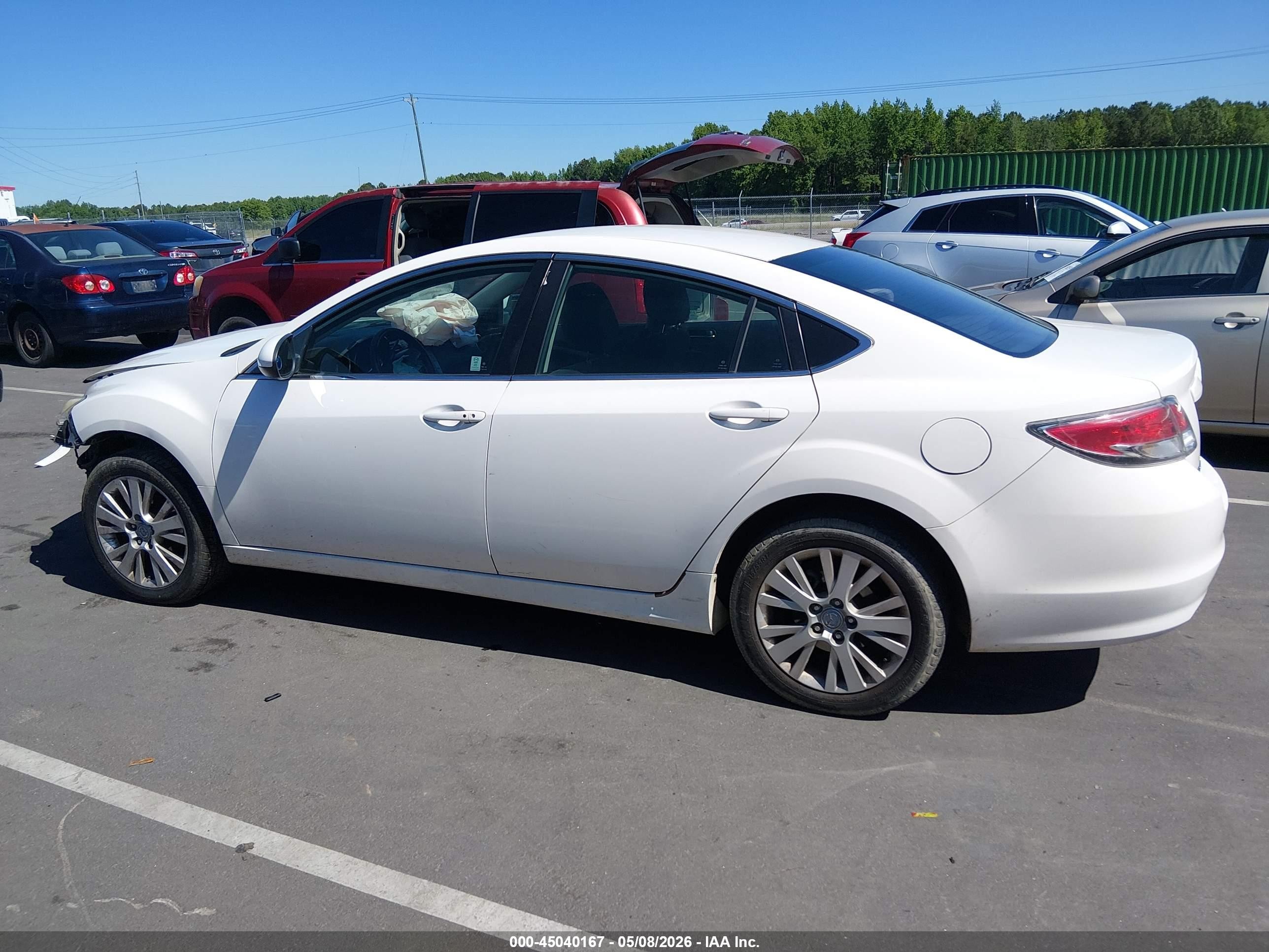 2009 Mazda Mazda6 I Touring White vin: 1YVHP82A395M40405