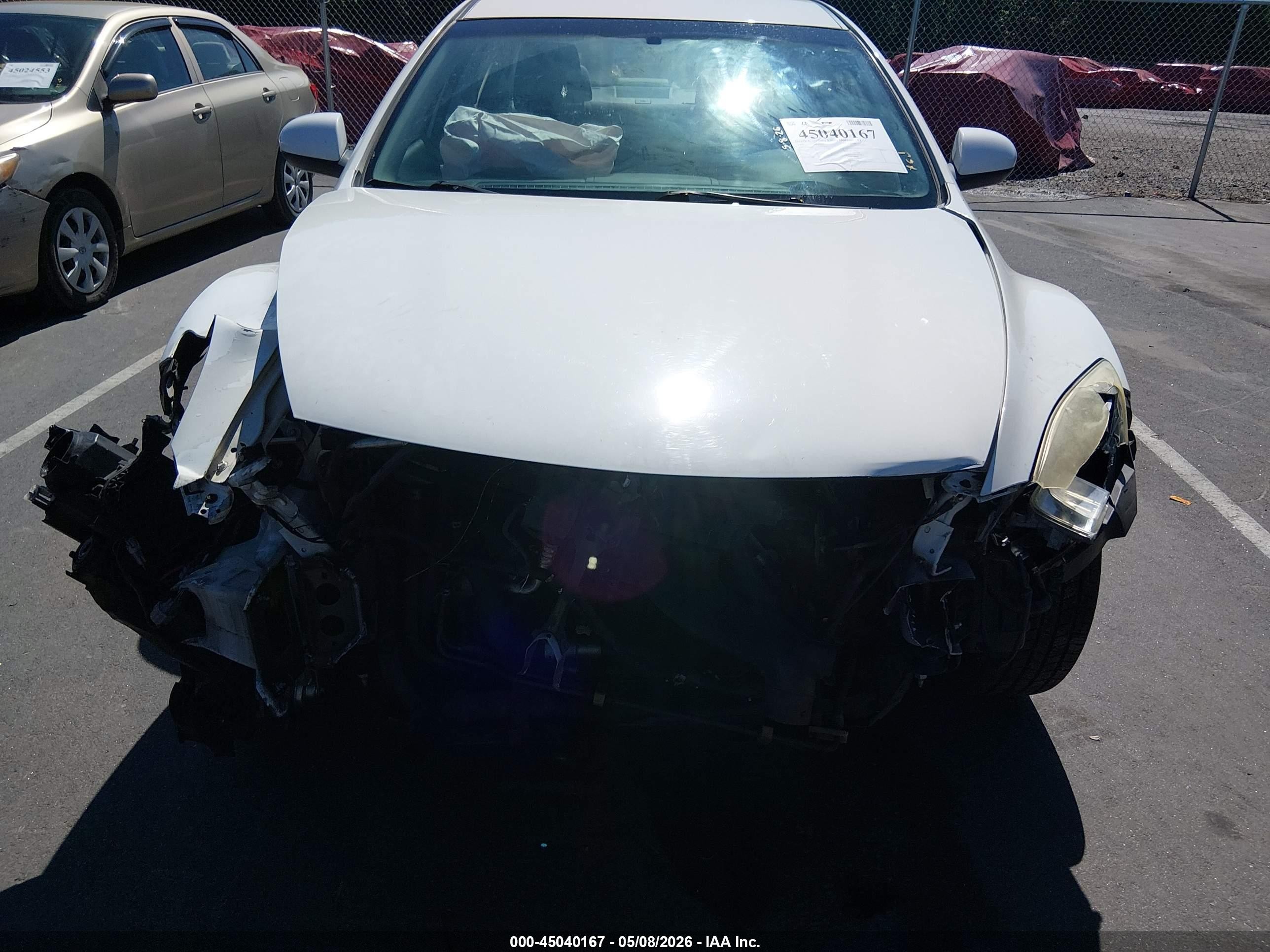 2009 Mazda Mazda6 I Touring White vin: 1YVHP82A395M40405