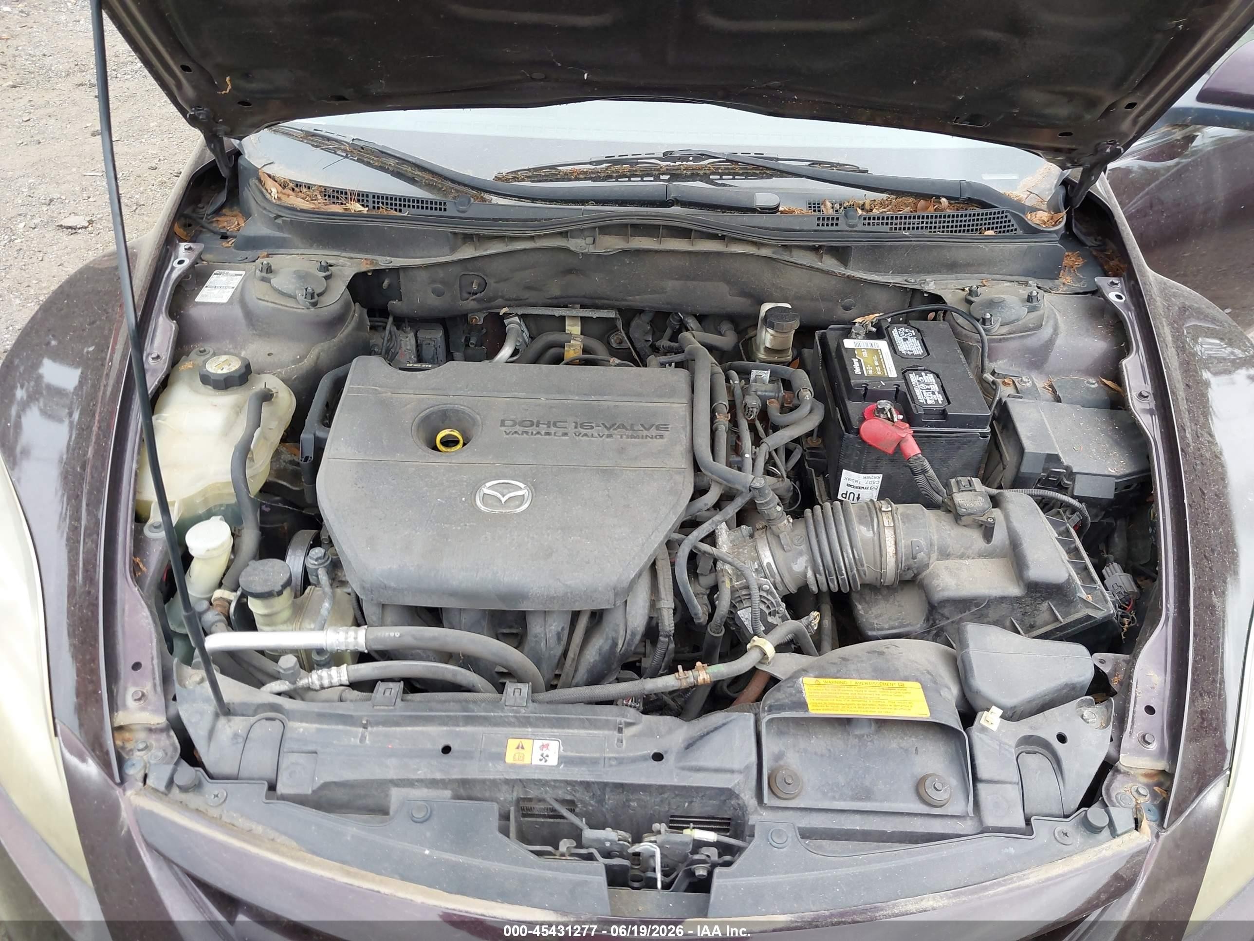 2009 Mazda Mazda6 I Touring Burgundy vin: 1YVHP82A495M39795