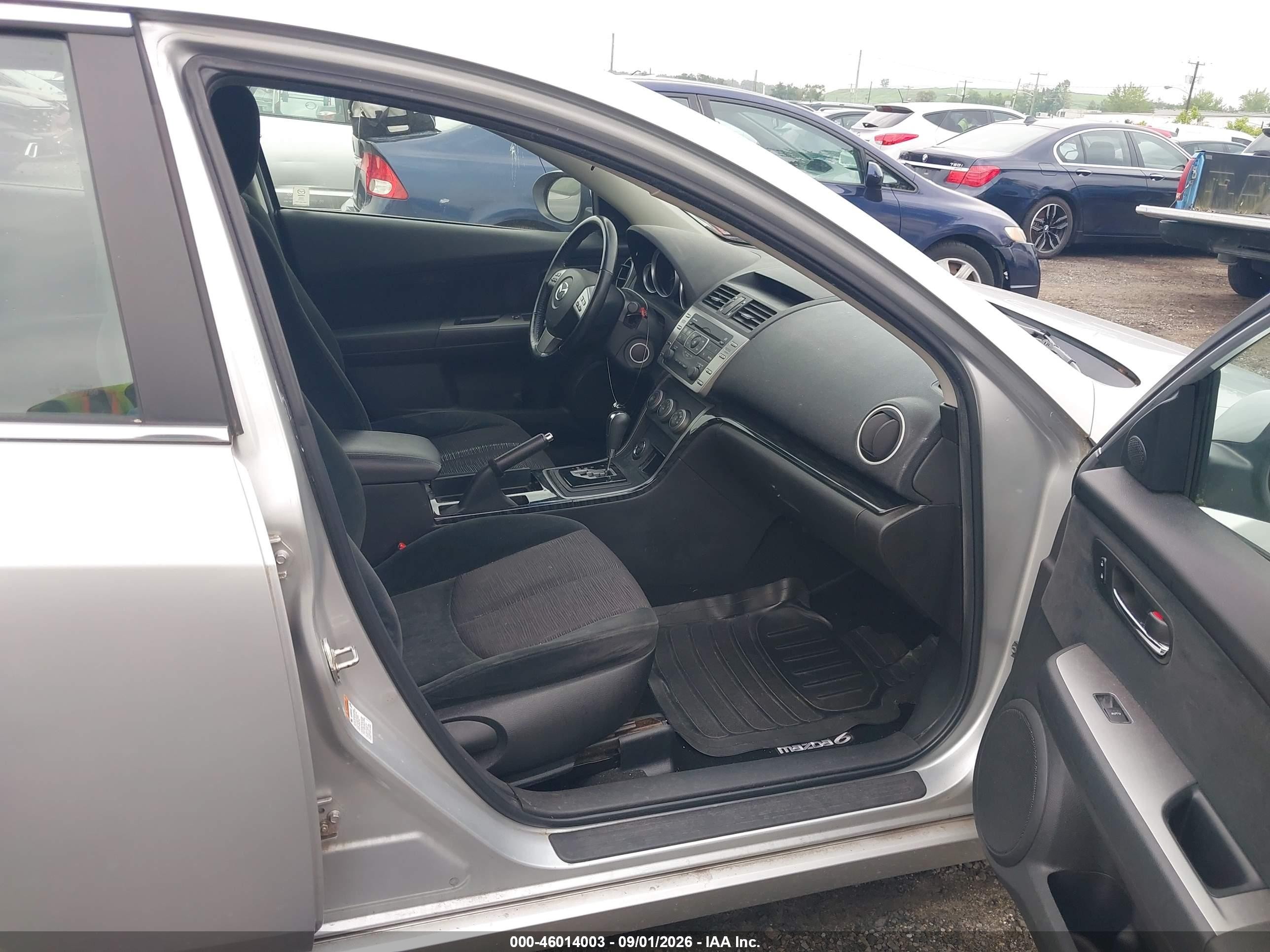 2009 Mazda Mazda6 I Touring Silver vin: 1YVHP82A695M42259