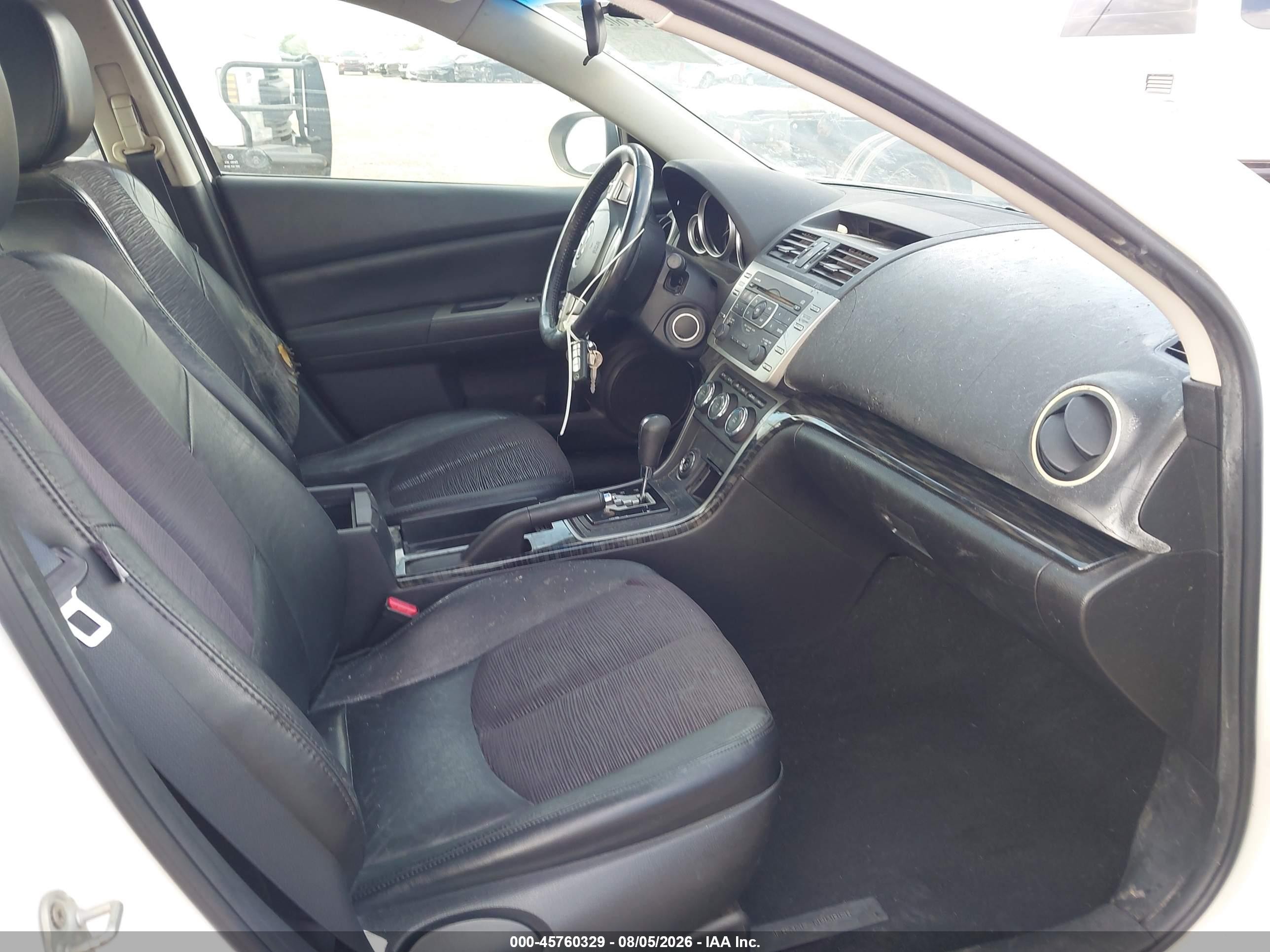 2009 Mazda Mazda6 I Touring Белый vin: 1YVHP82A795M45526