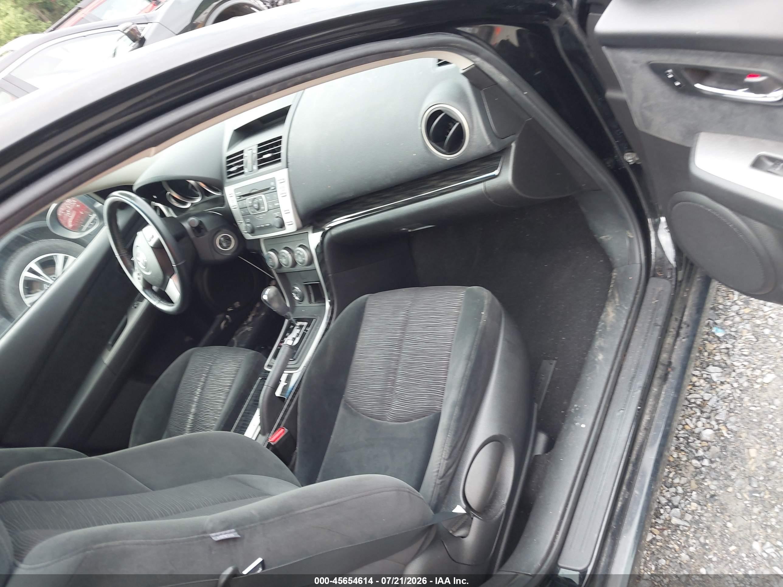 2009 Mazda Mazda6 I Touring Black vin: 1YVHP82A995M06145