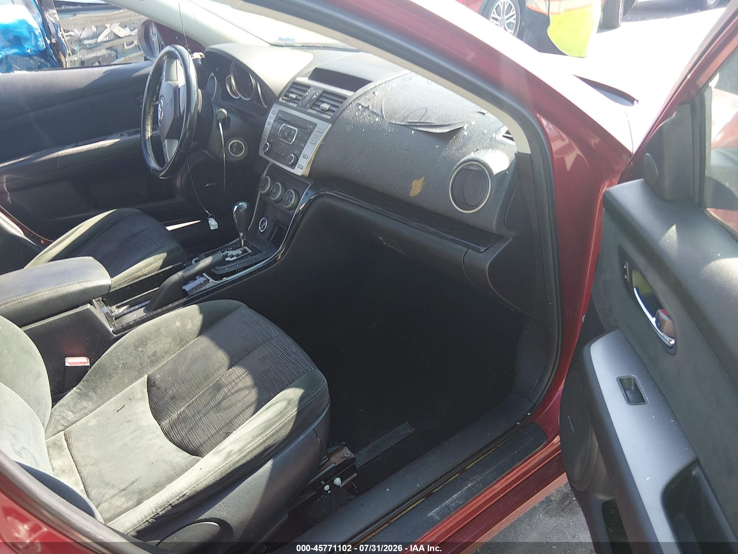 2009 Mazda Mazda6 I Touring Red vin: 1YVHP82A995M30428