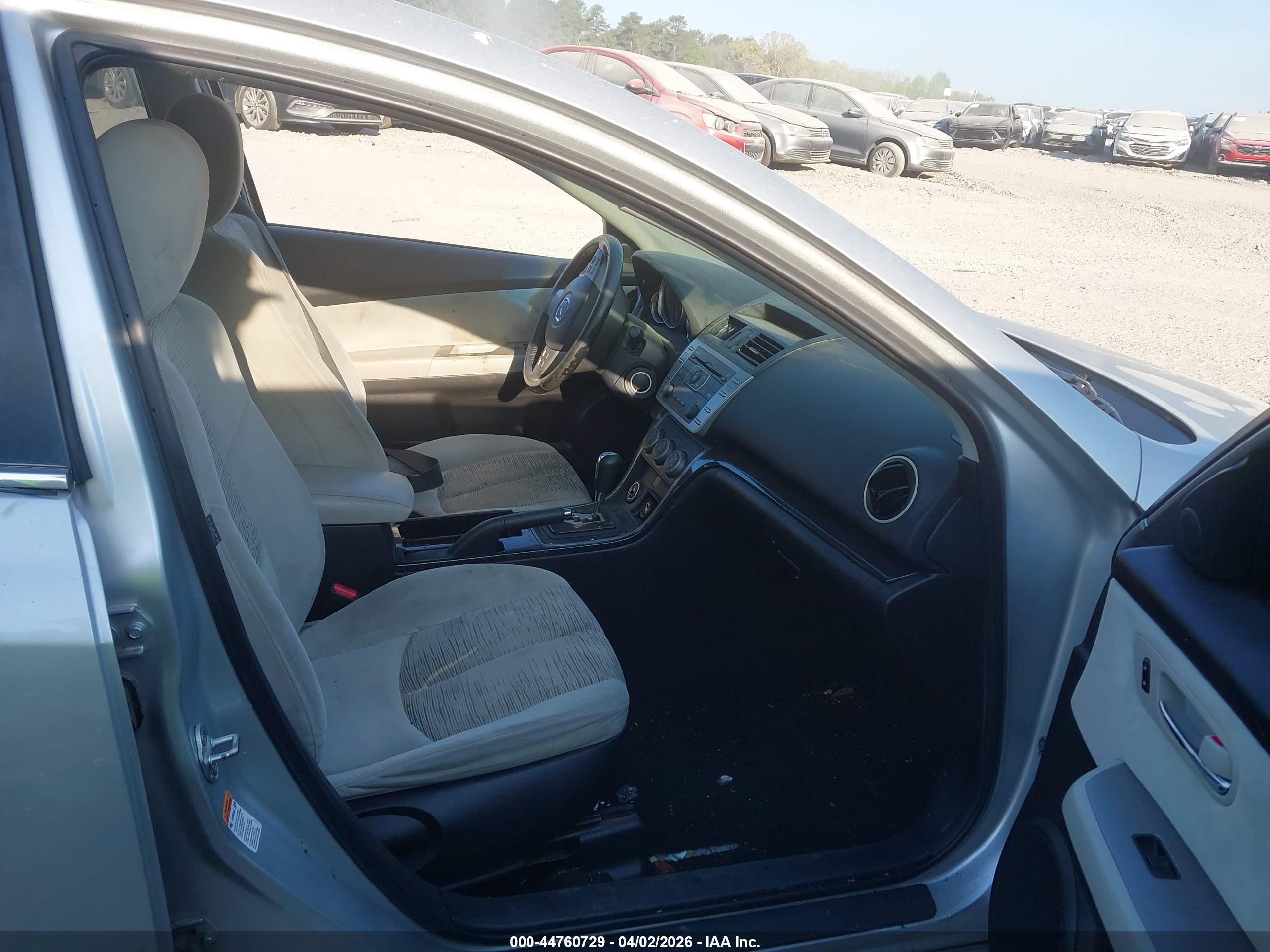 2009 Mazda Mazda6 I Touring Silver vin: 1YVHP82A995M31367