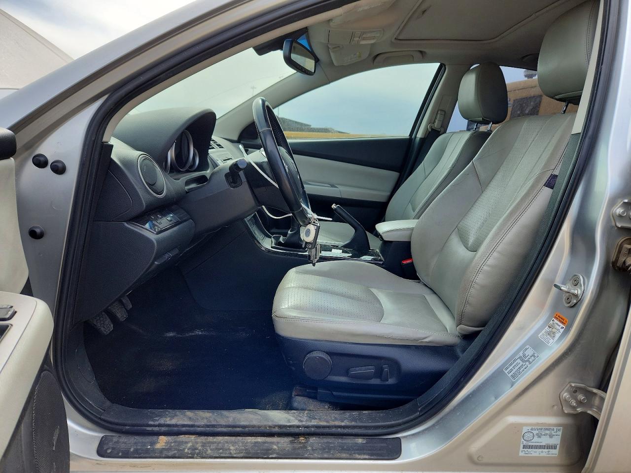 2009 Mazda 6 I Silver vin: 1YVHP82AX95M02167