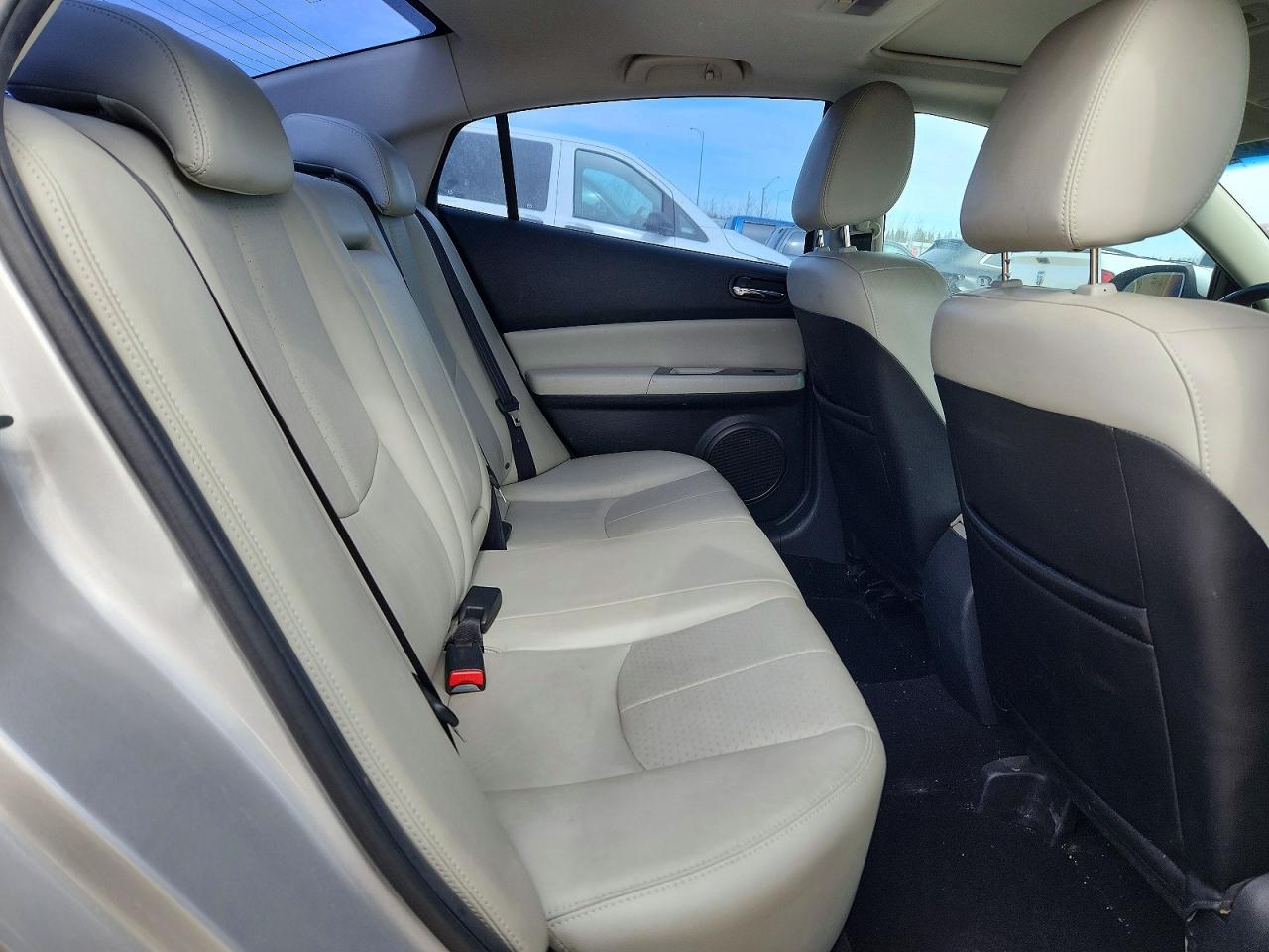 2009 Mazda 6 I Silver vin: 1YVHP82AX95M02167