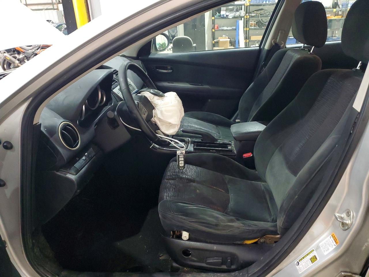 2009 Mazda 6 I Silver vin: 1YVHP82AX95M36822