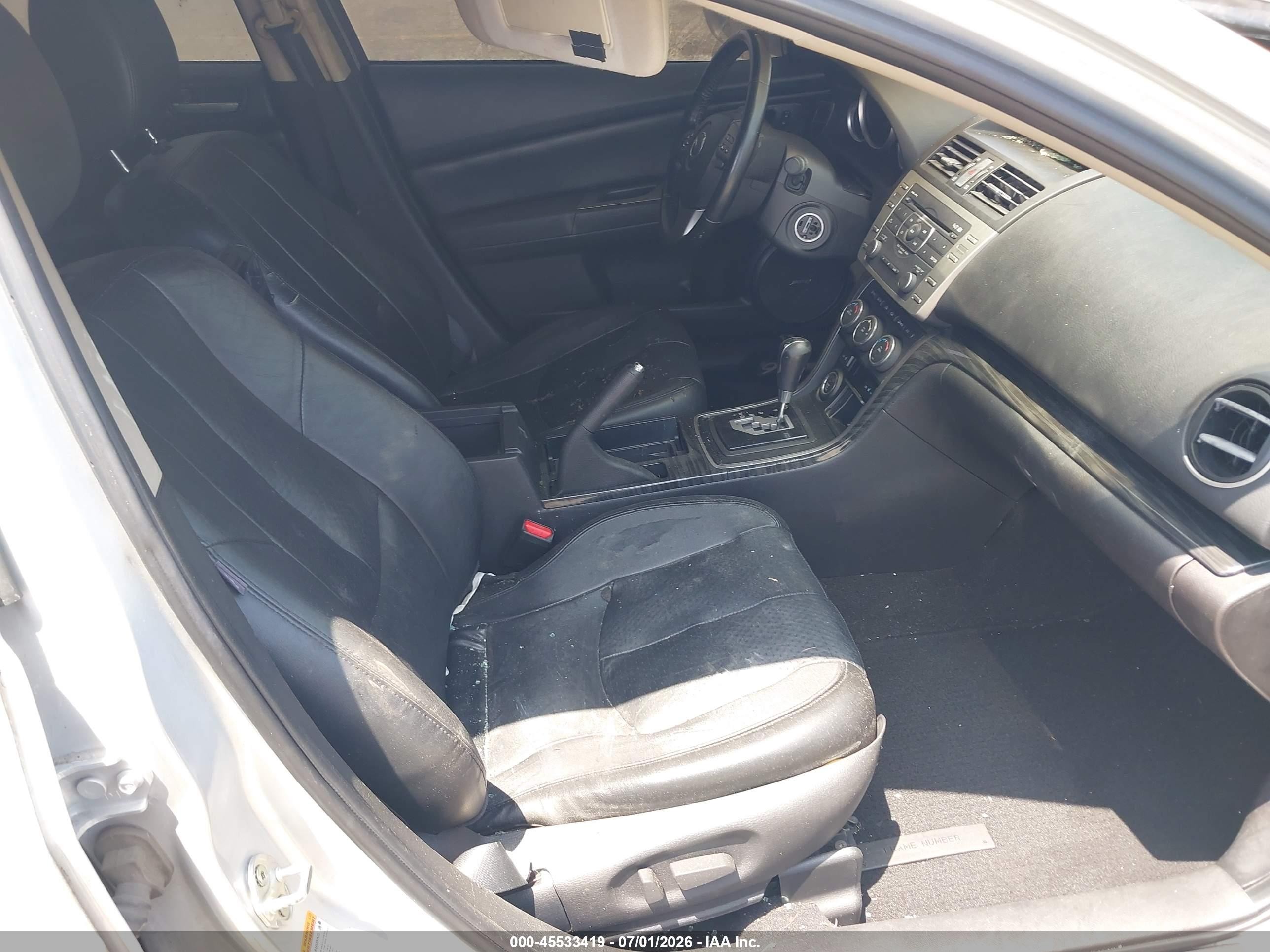 2009 Mazda Mazda6 S Grand Touring Silver vin: 1YVHP82B395M11253