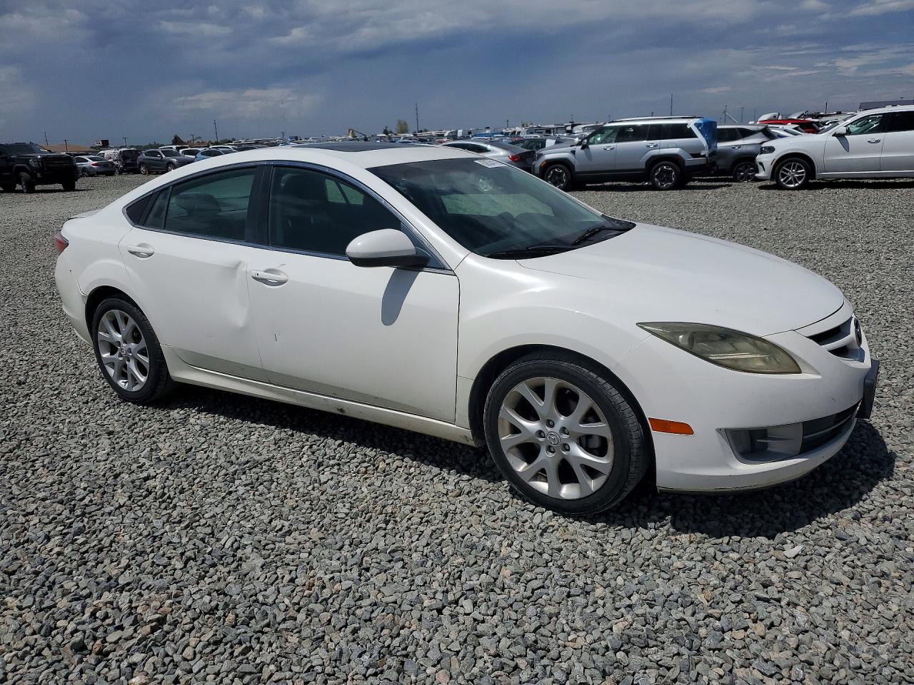 2009 Mazda 6 S Белый vin: 1YVHP82B495M31060